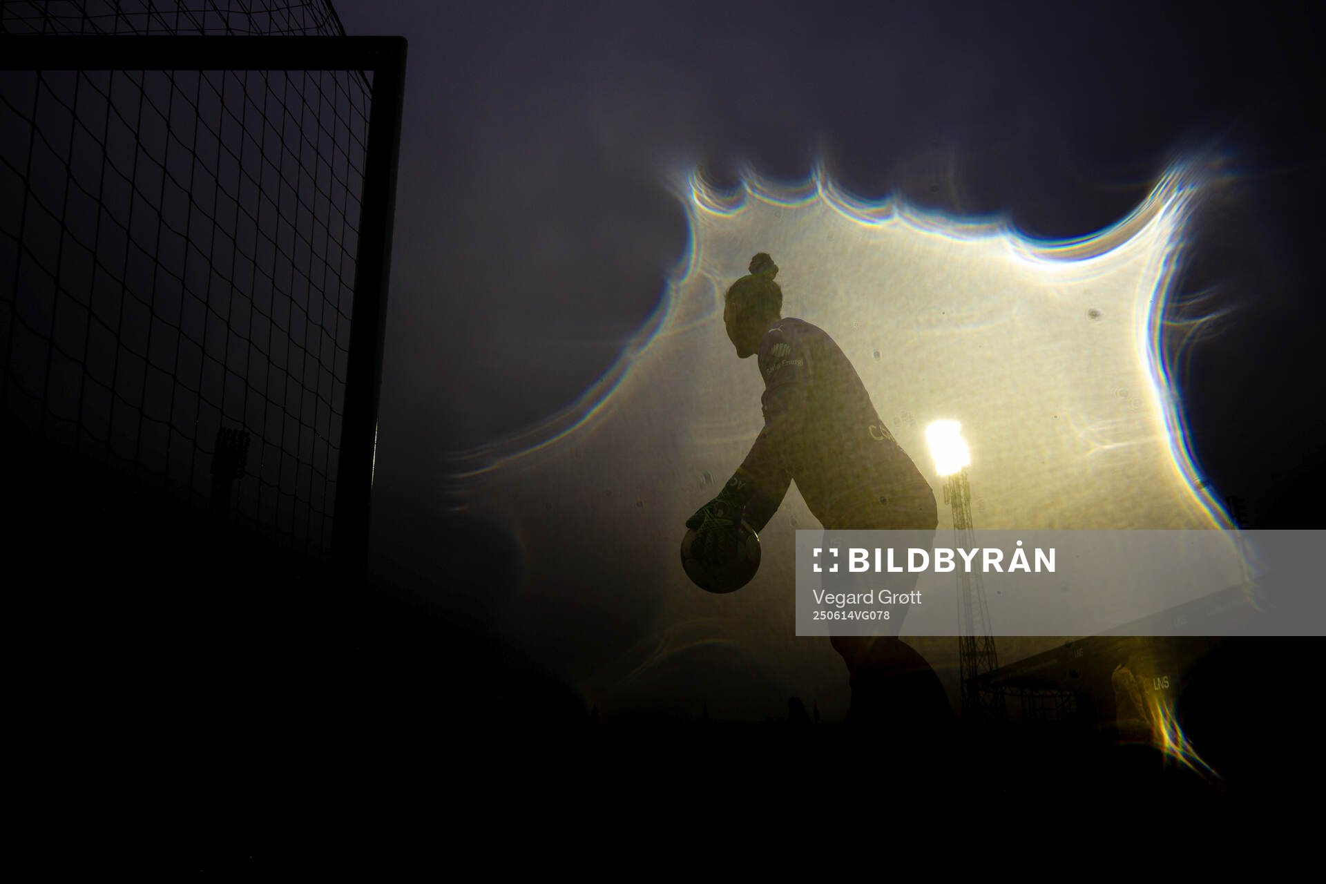 The silhouette of goalkeeper Aubrei Corder of Bodø/Glimt