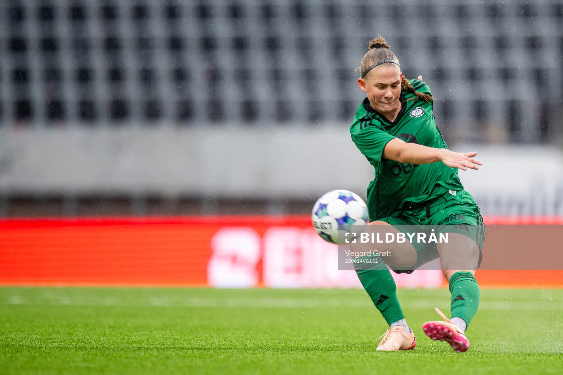 Sædis Run Heidarsdottir of Vålerenga