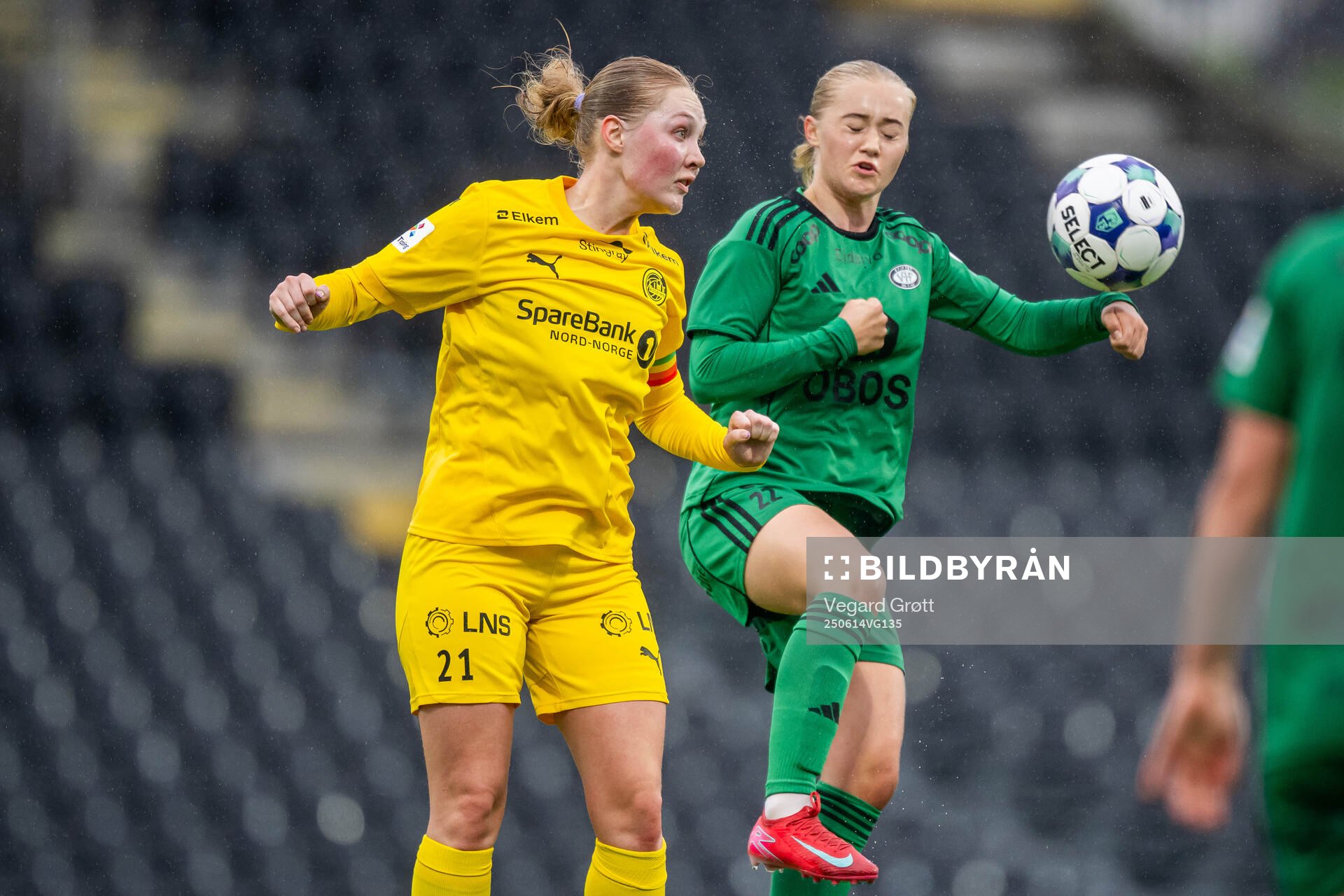 Synne Fredriksen Moe of Bodø/Glimt and Tomine Enger of