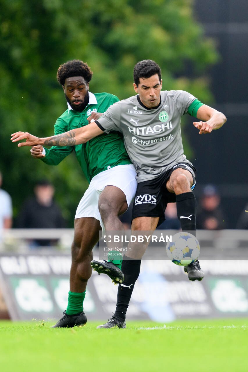 Varbergs Kevin Appiah Nyarko och Västerås Pedro Nezio De