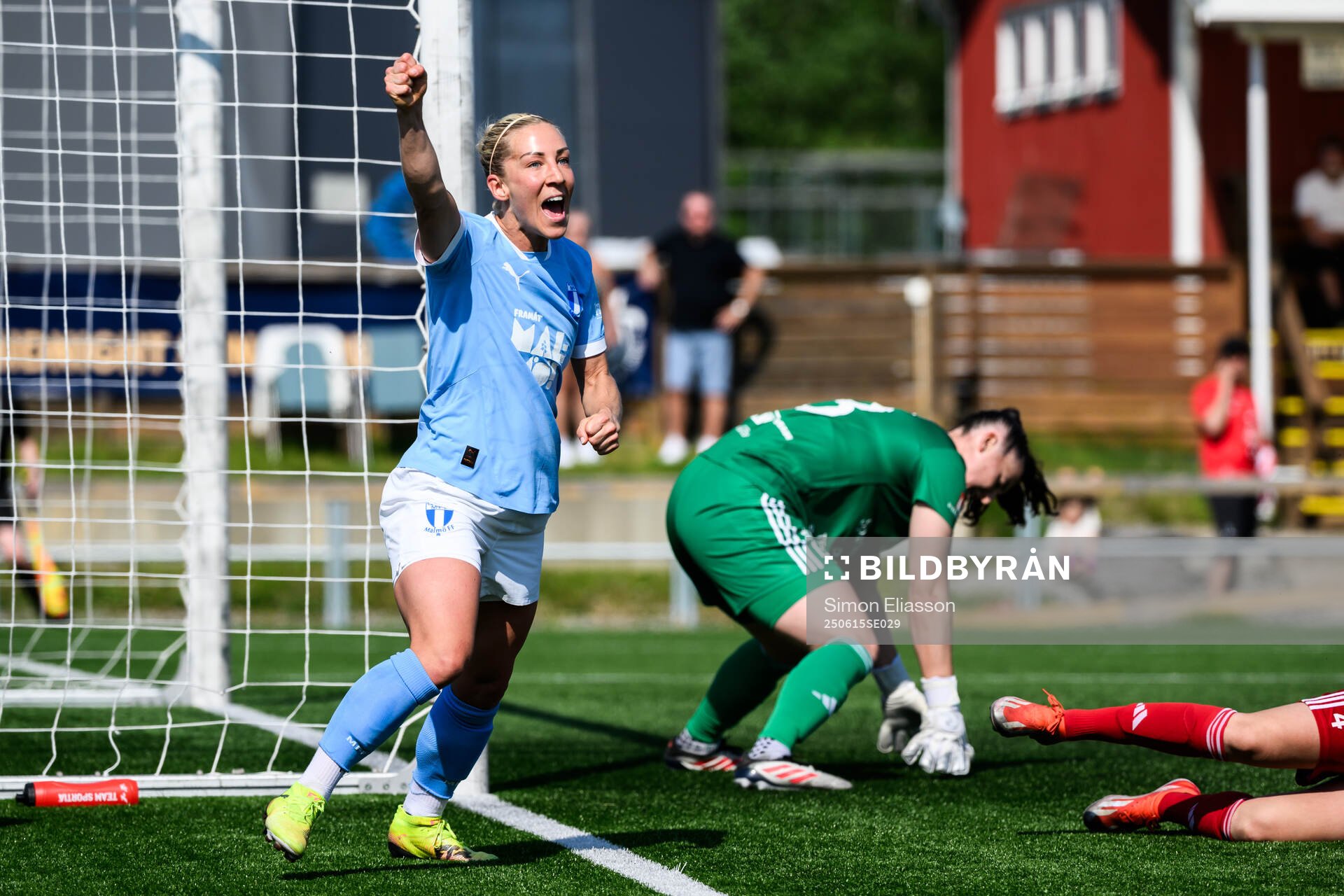 Malmö FFs Mia Persson jublar