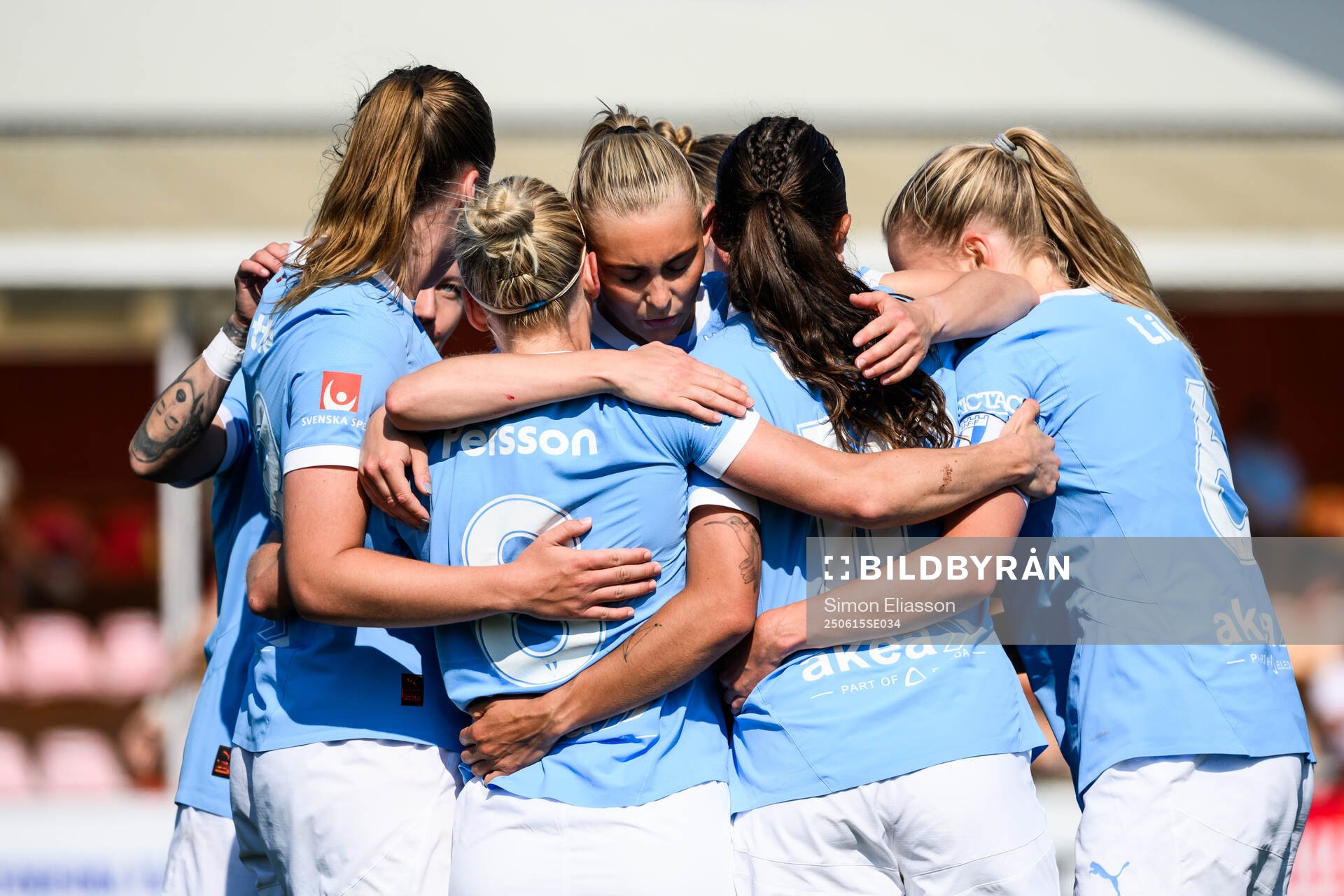 Malmö FFs Isabella D'Aquila jublar med lagkamrater