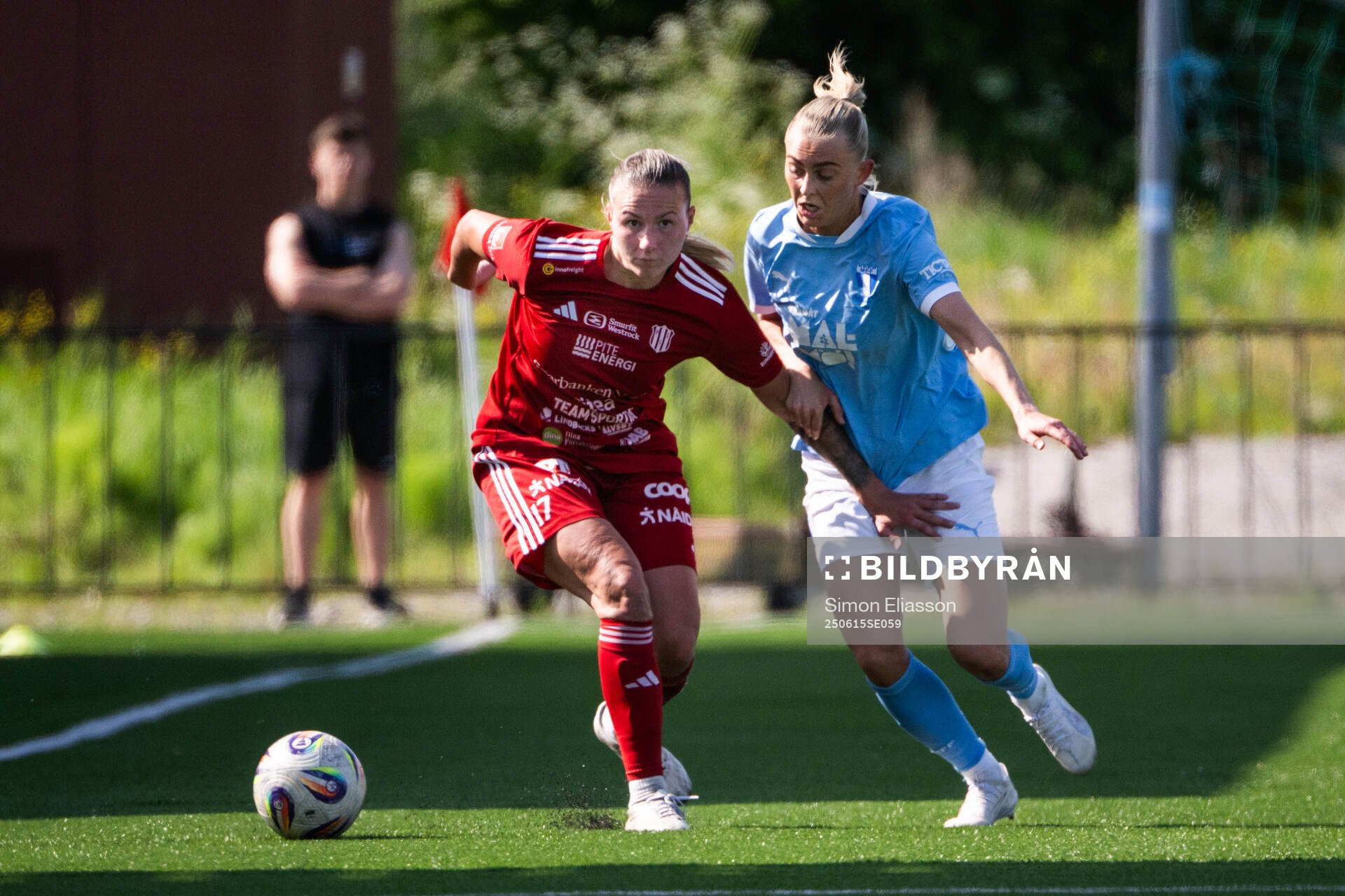 Piteås Selina Henriksson och Malmö FFs Beatrice Persson