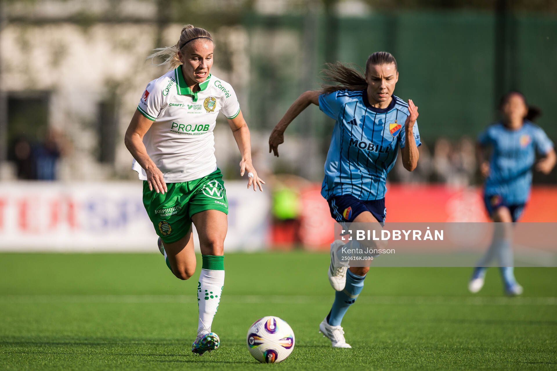Hammarbys Stina Lennartsson och Djurgårdens Ebba Hed