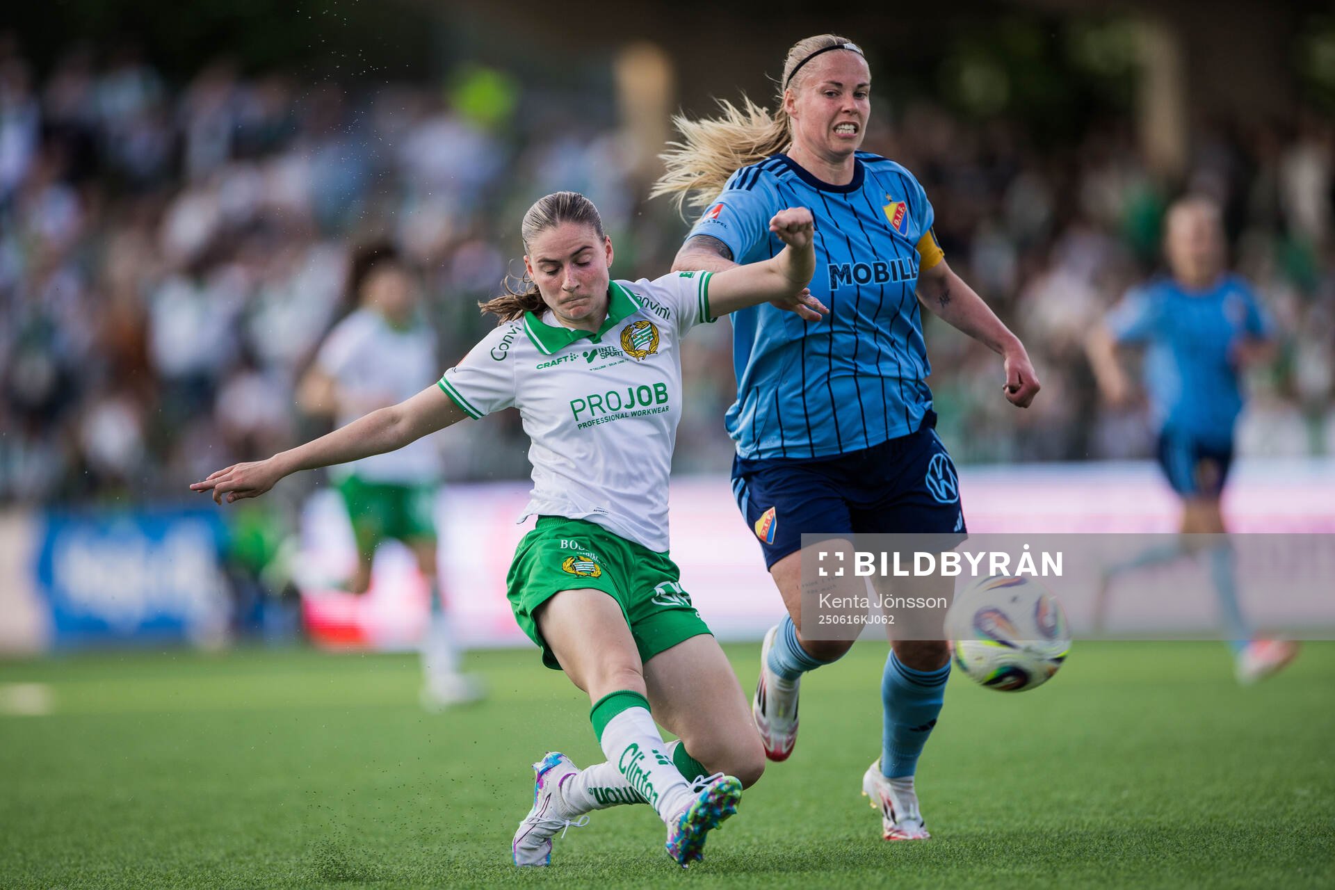 Hammarbys Smilla Vallotto och Djurgårdens Therese Åsland