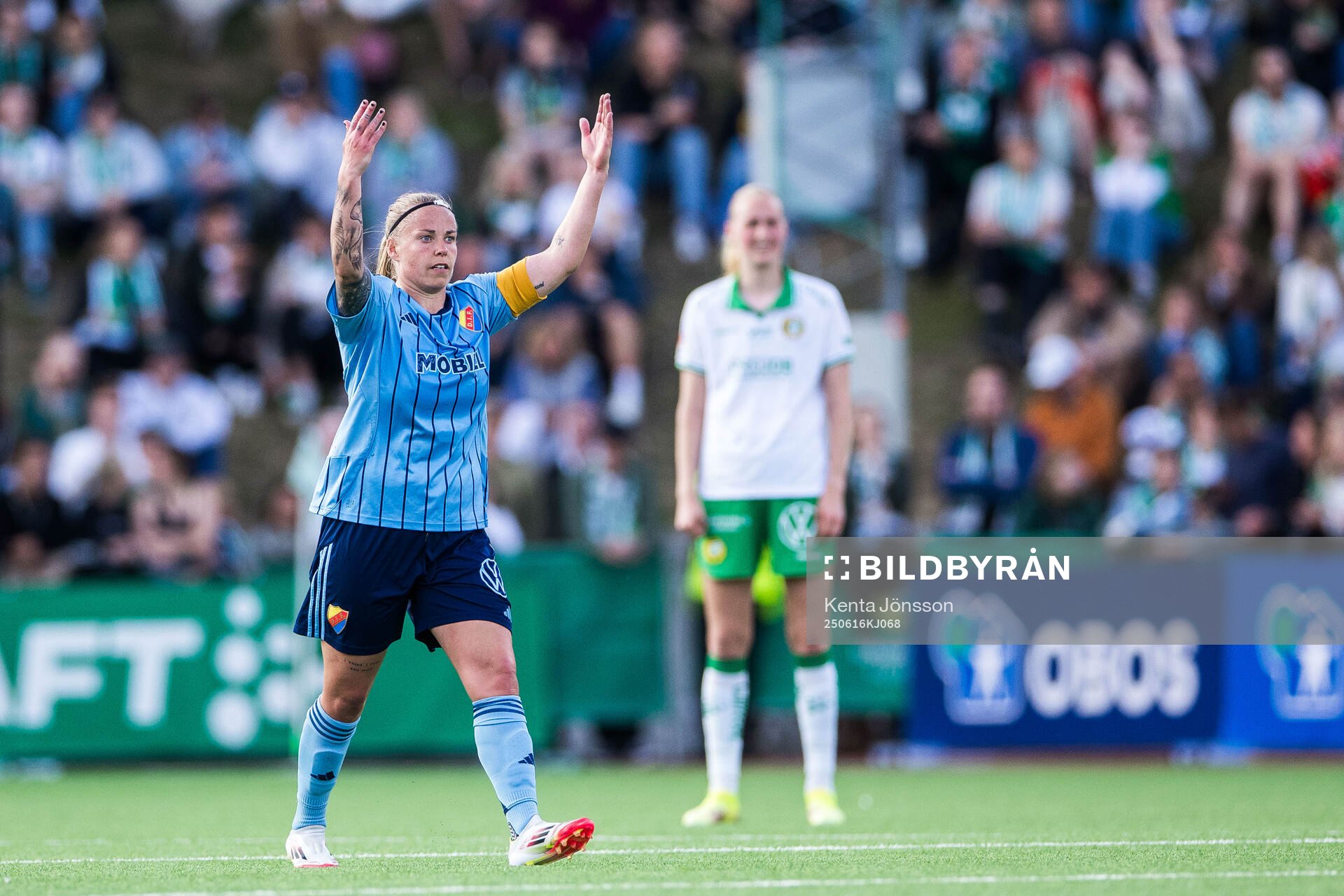 Djurgårdens Therese Åsland jublar
