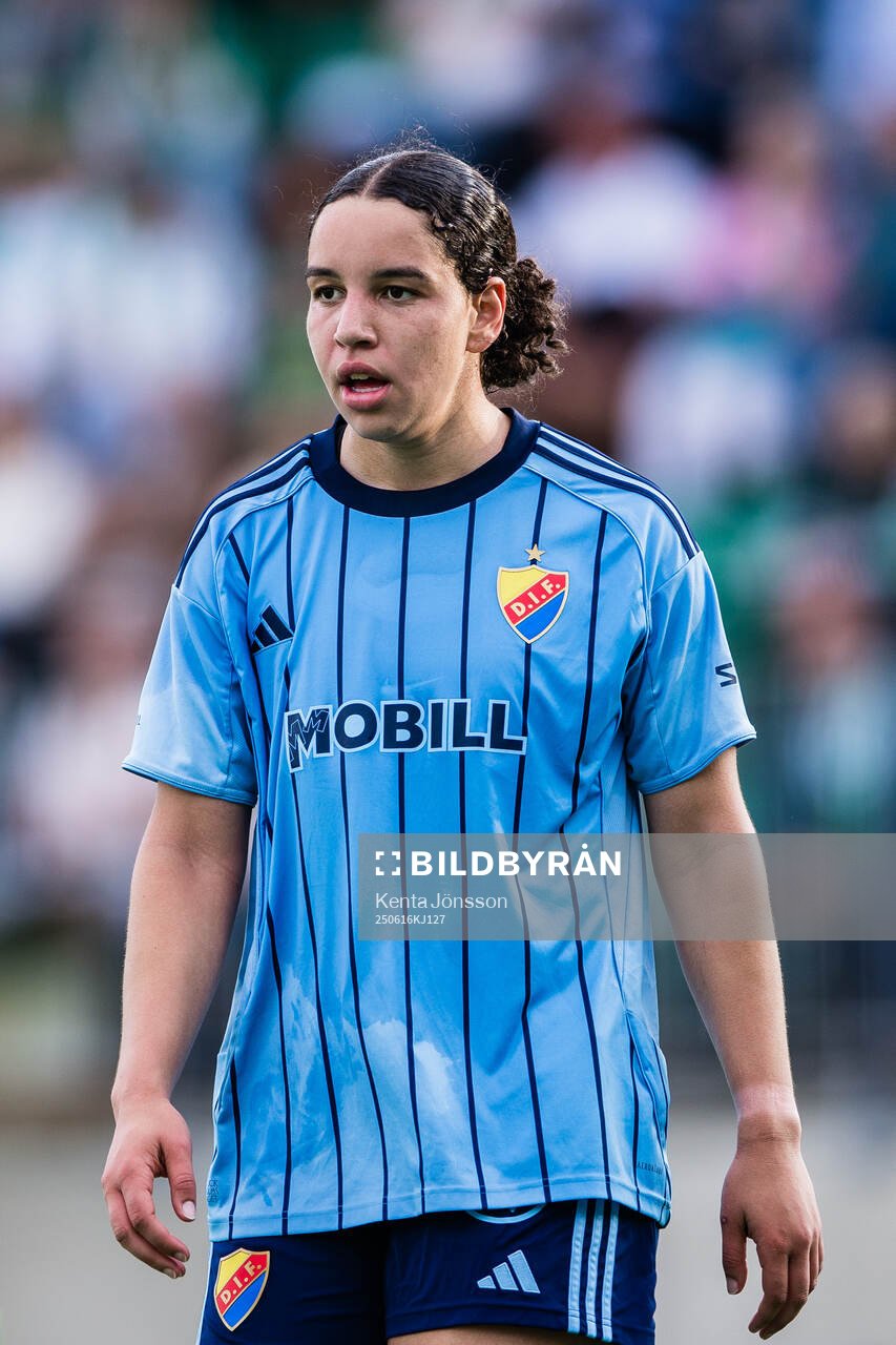 uDjurgårdens Camille Ashe nder fotbollsmatchen i