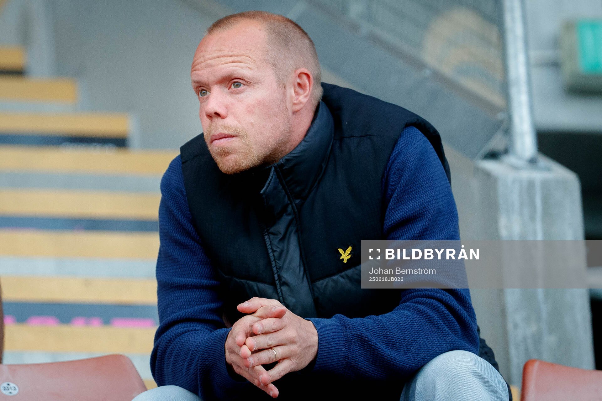 s a-lagstränare Patrik Haninge på läktaren