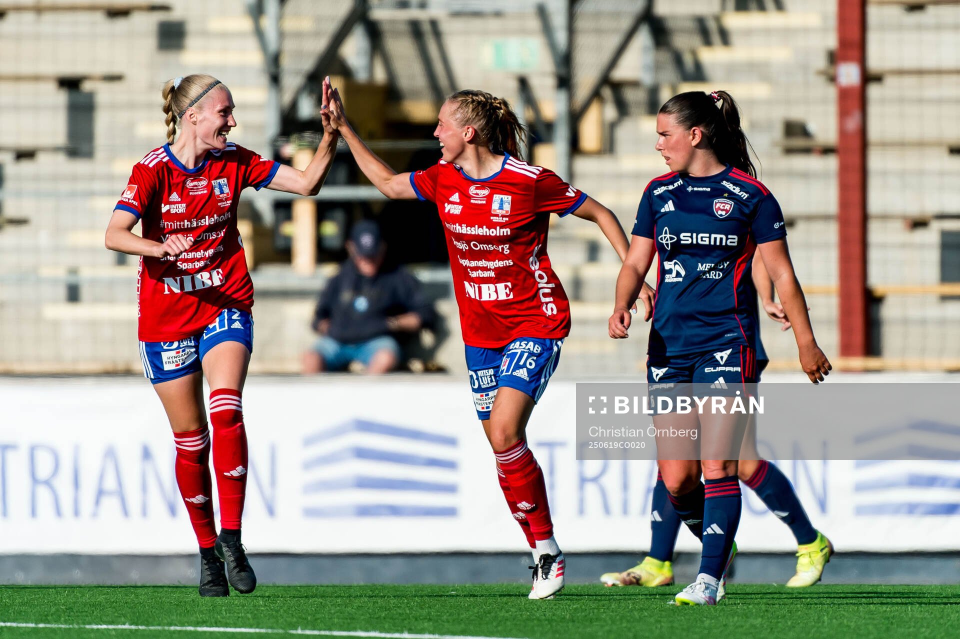 Vittsjös Olivia Wänglund jublar