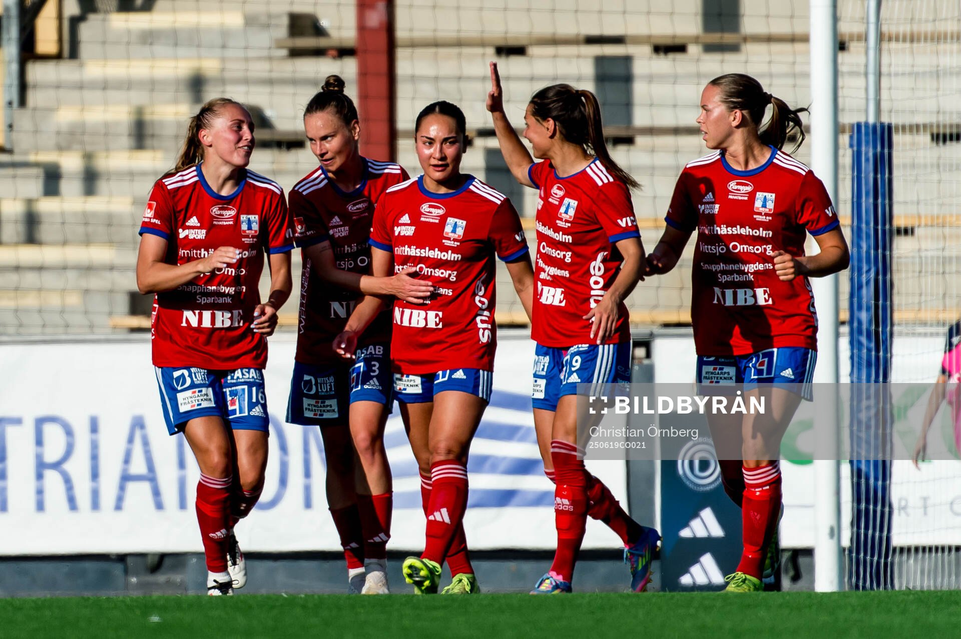 Vittsjös Olivia Wänglund jublar