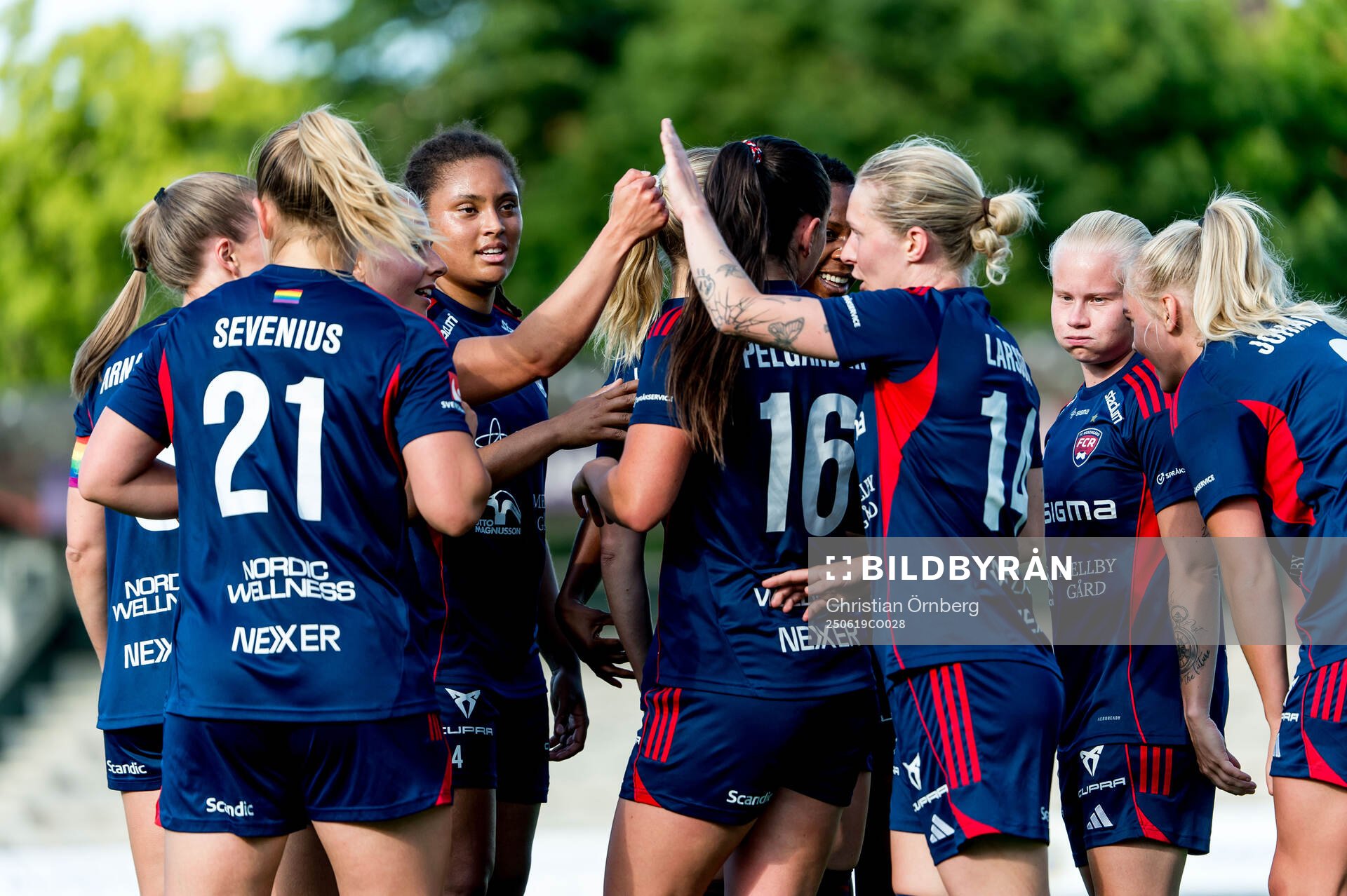 Rosengårds spelare jublar