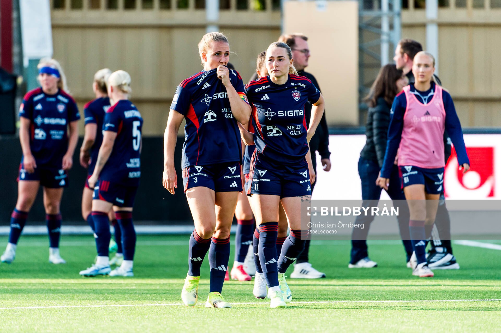 Rosengårds Gudrun Arnardottir och Emma Jansson deppar