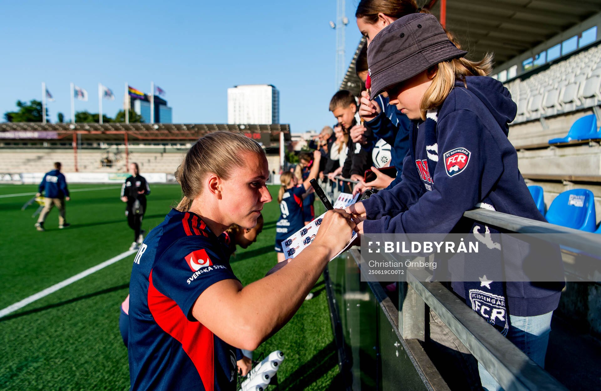 Rosengårds Gudrun Arnardottir och supportrar