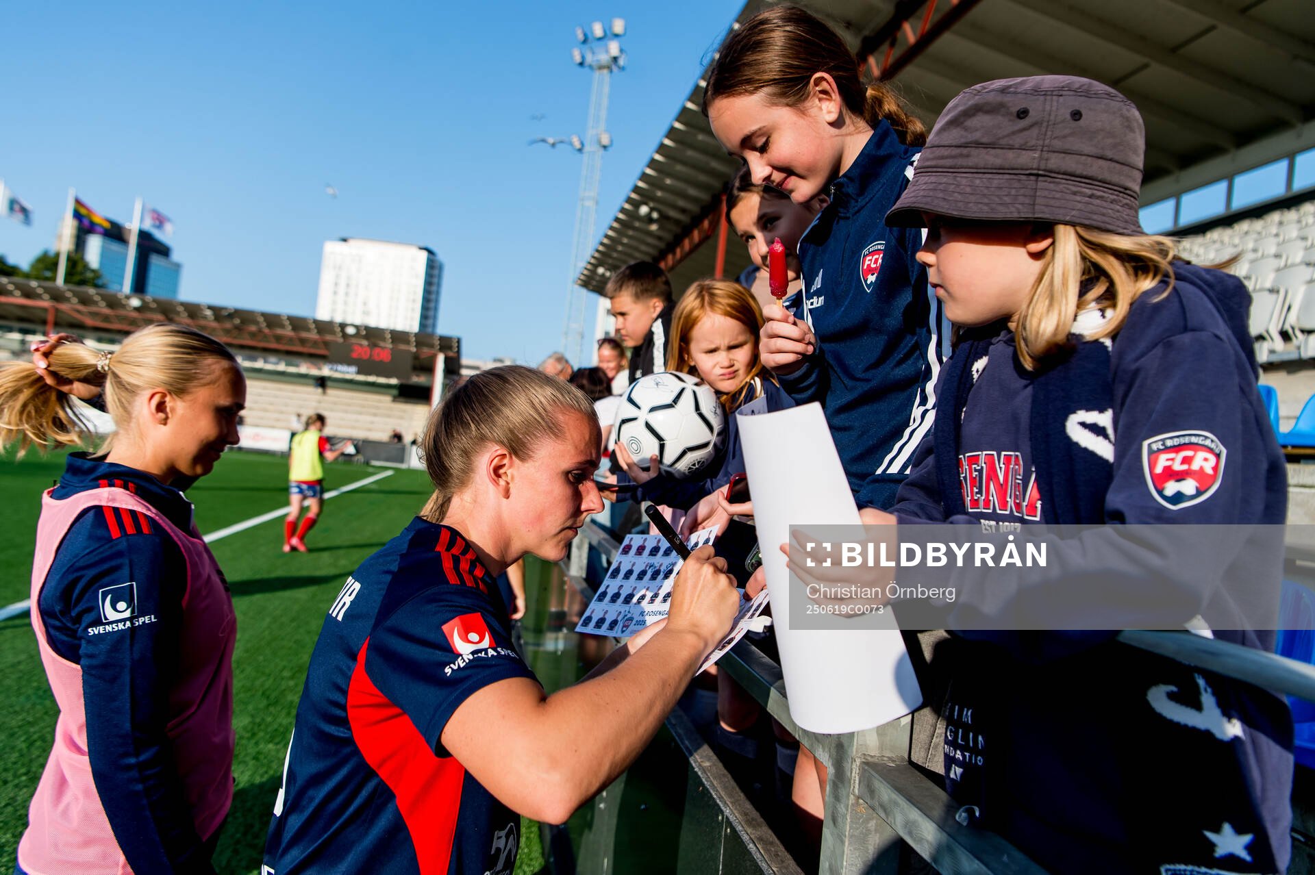 Rosengårds Gudrun Arnardottir och supportrar