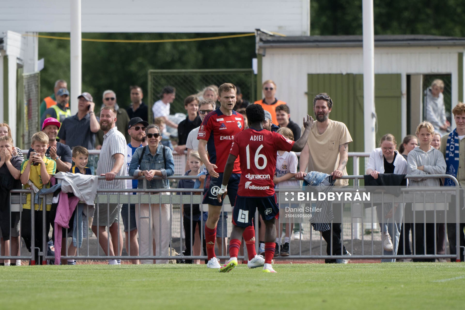 Östers Oscar Uddenäs jublar