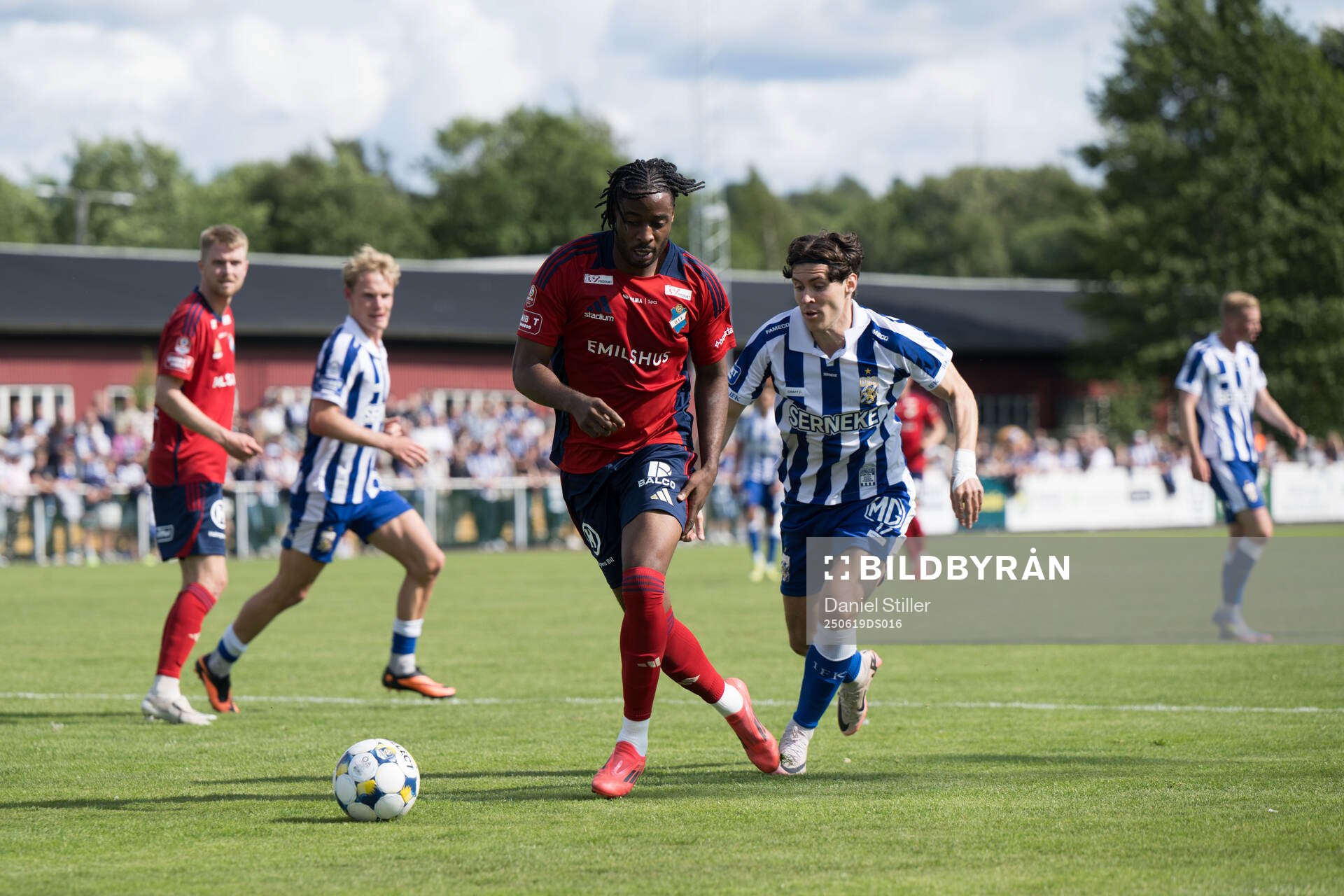 Östers Kingsley Gyamfi och IFK Göteborgs Eman Markovic