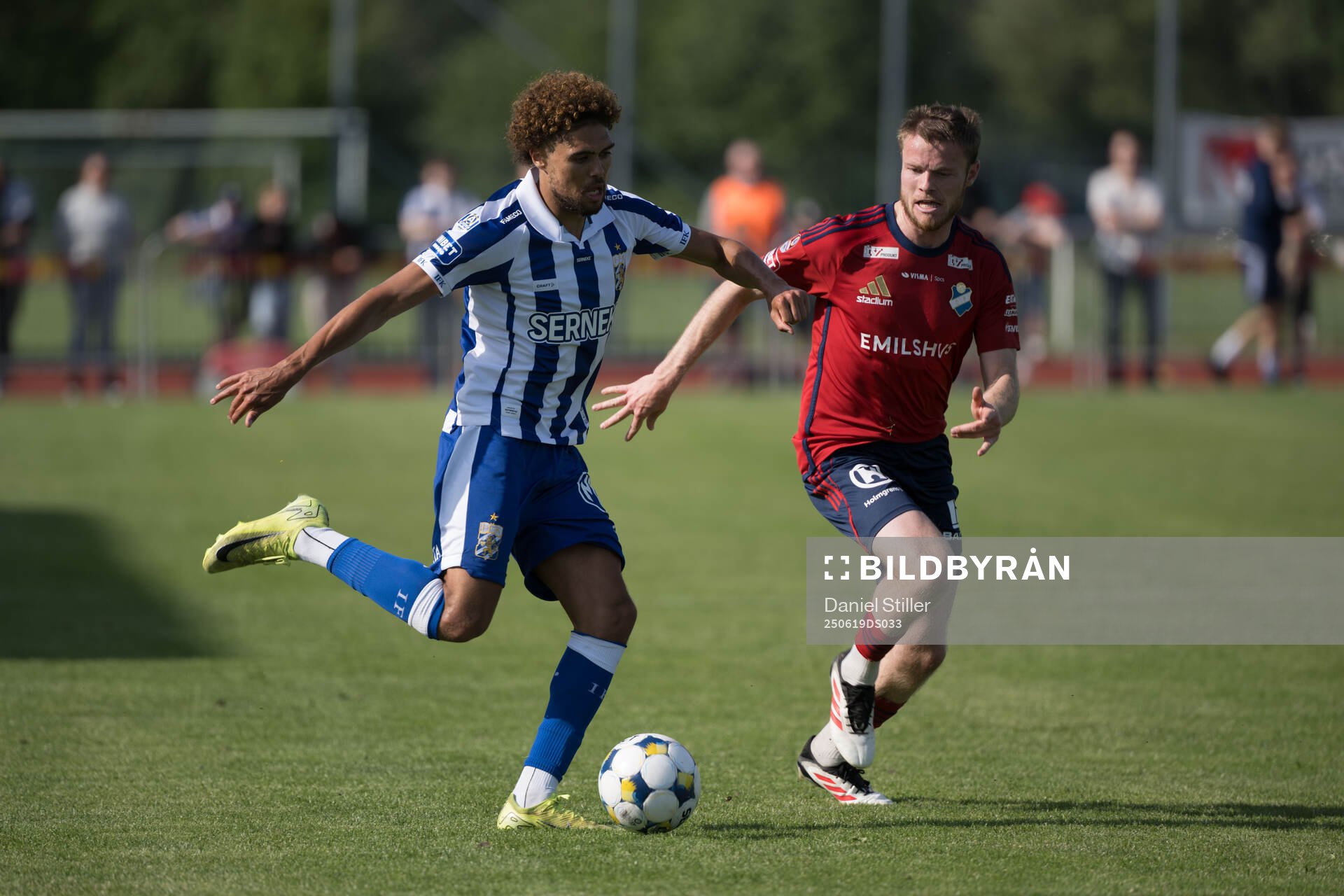 IFK Göteborgs Thomas Santos och Östers Daniel Ljung