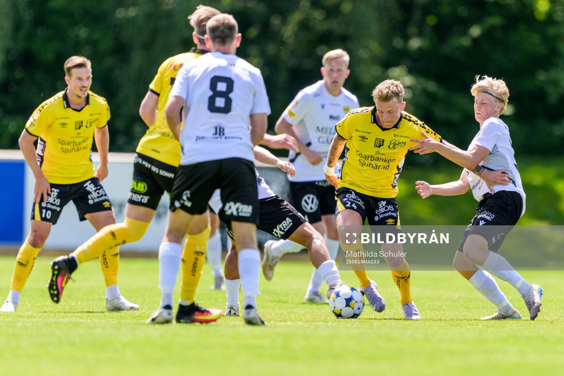 Elfsborgs Frederik Ihler och Mjällbys Romeo Leandersson