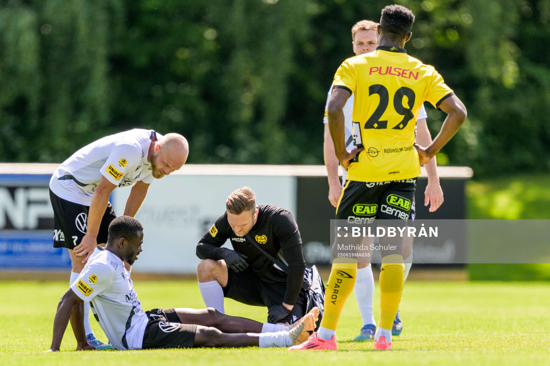Mjällbys Uba Charles Nwokoma får vård