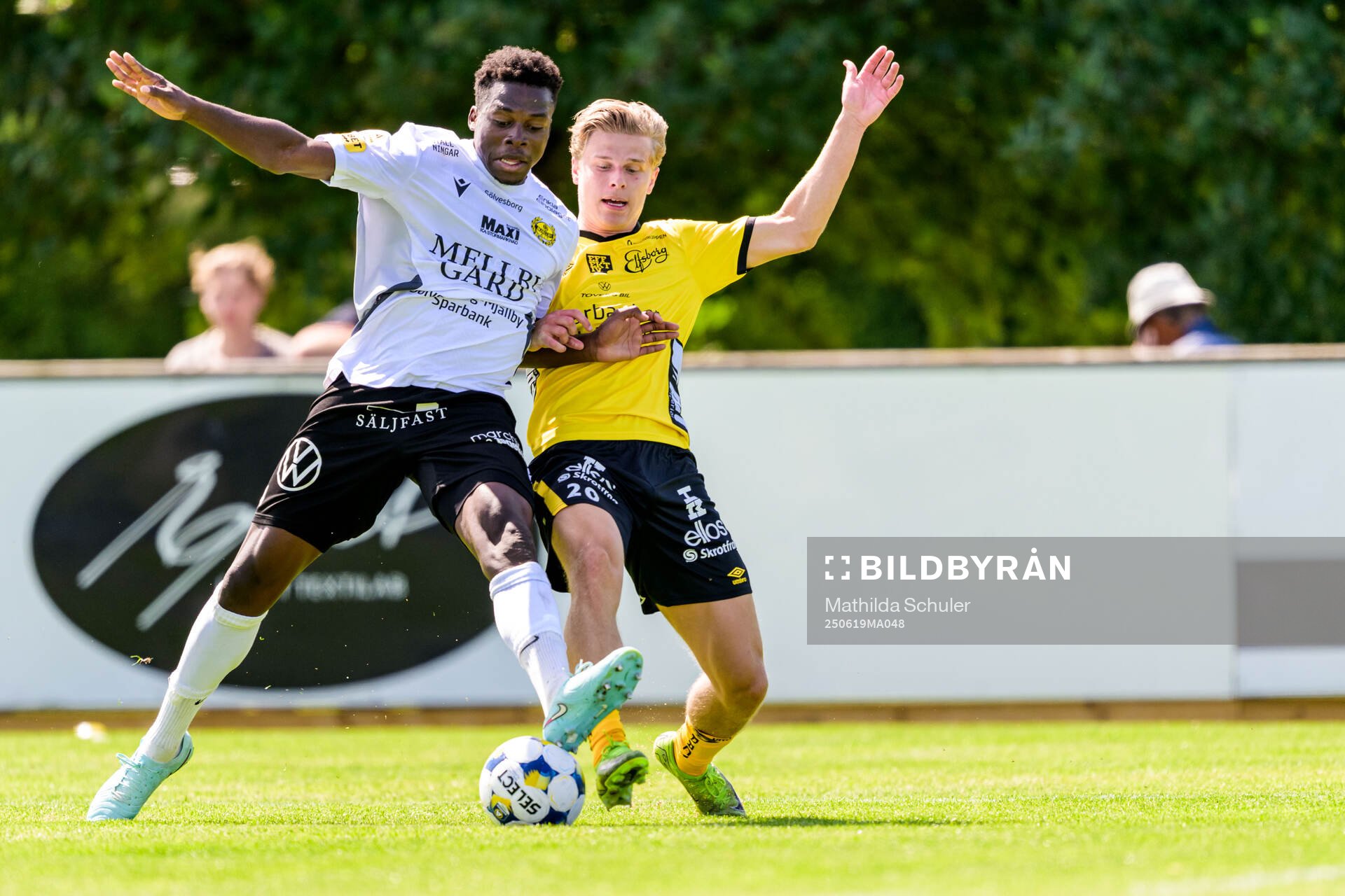 Mjällbys Christian Tchounte och Charles Rosén