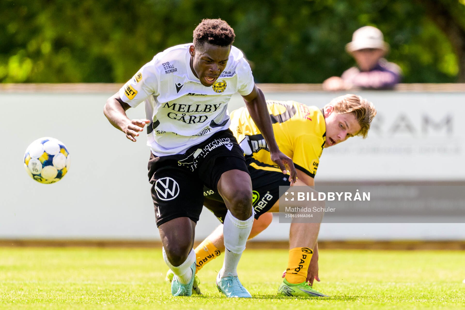 Mjällbys Christian Tchounte och Elfsborgs Gottfrid Rapp