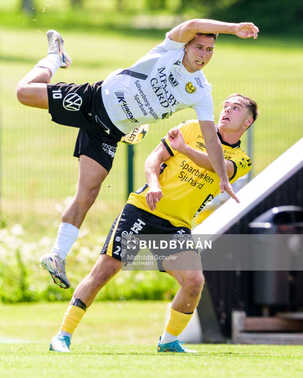 Mjällbys Nicklas Røjkjær och Elfsborgs Frode Aronsson