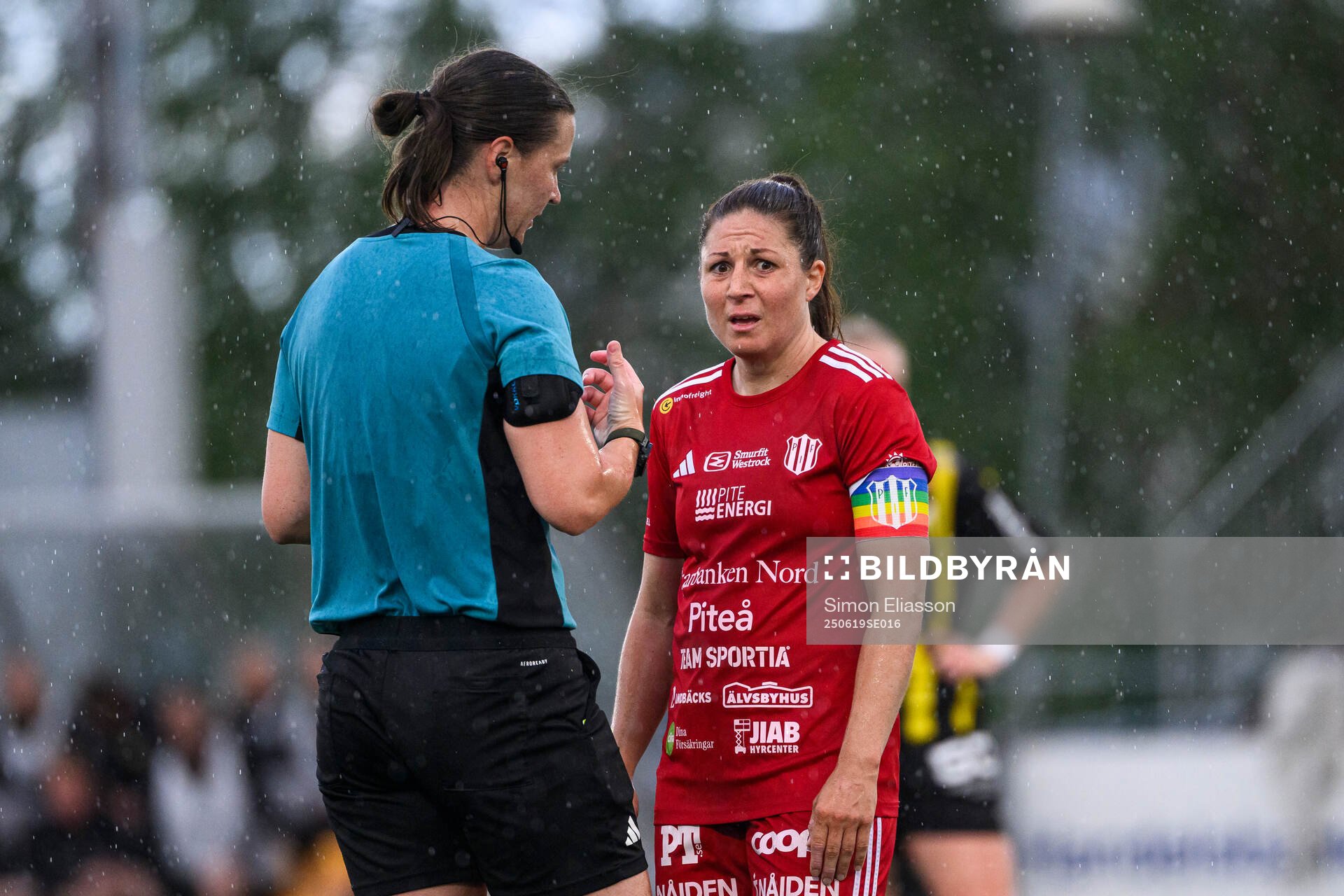 Domare Lovisa Johansson och Piteås Josefin Johansson