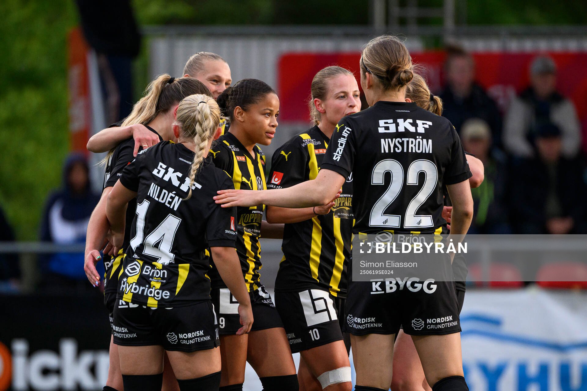 Häckens Felicia Schröder jublar