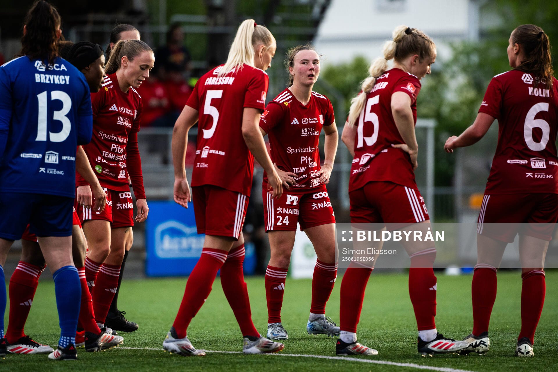 Piteås Emily Gray deppar med lagkamrater