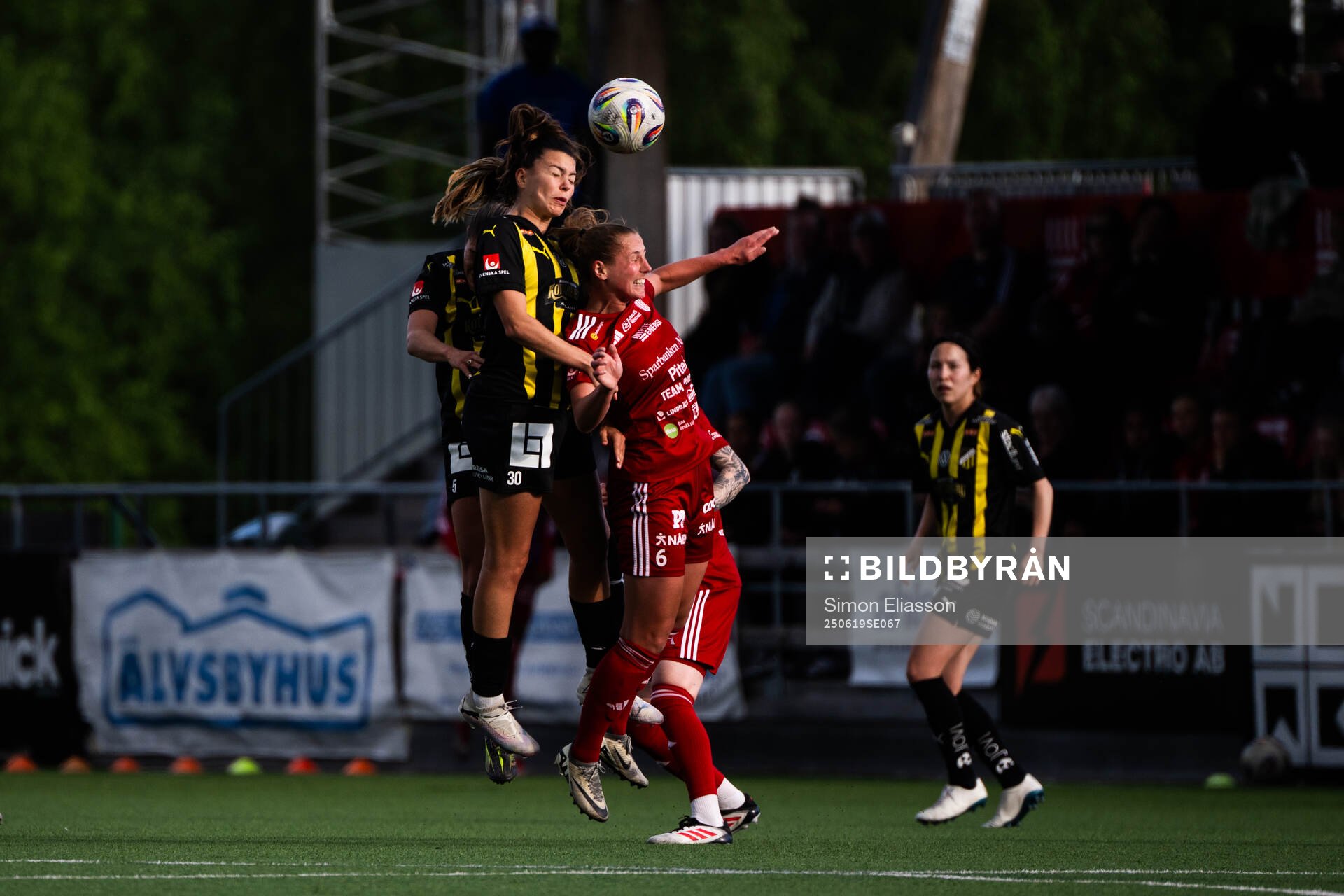 Häckens Helena Sampaio och Piteås Olivia Holm