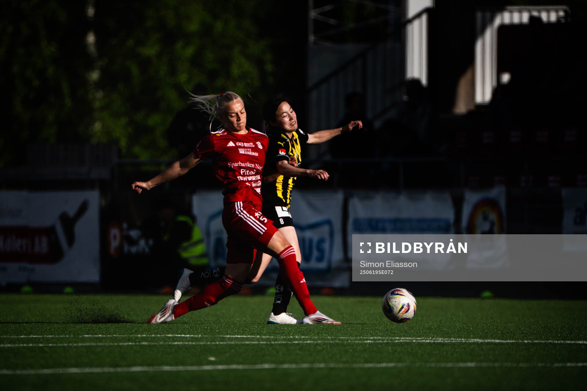 Piteås Wilma Carlsson och Häckens Hikaru Kitagawa