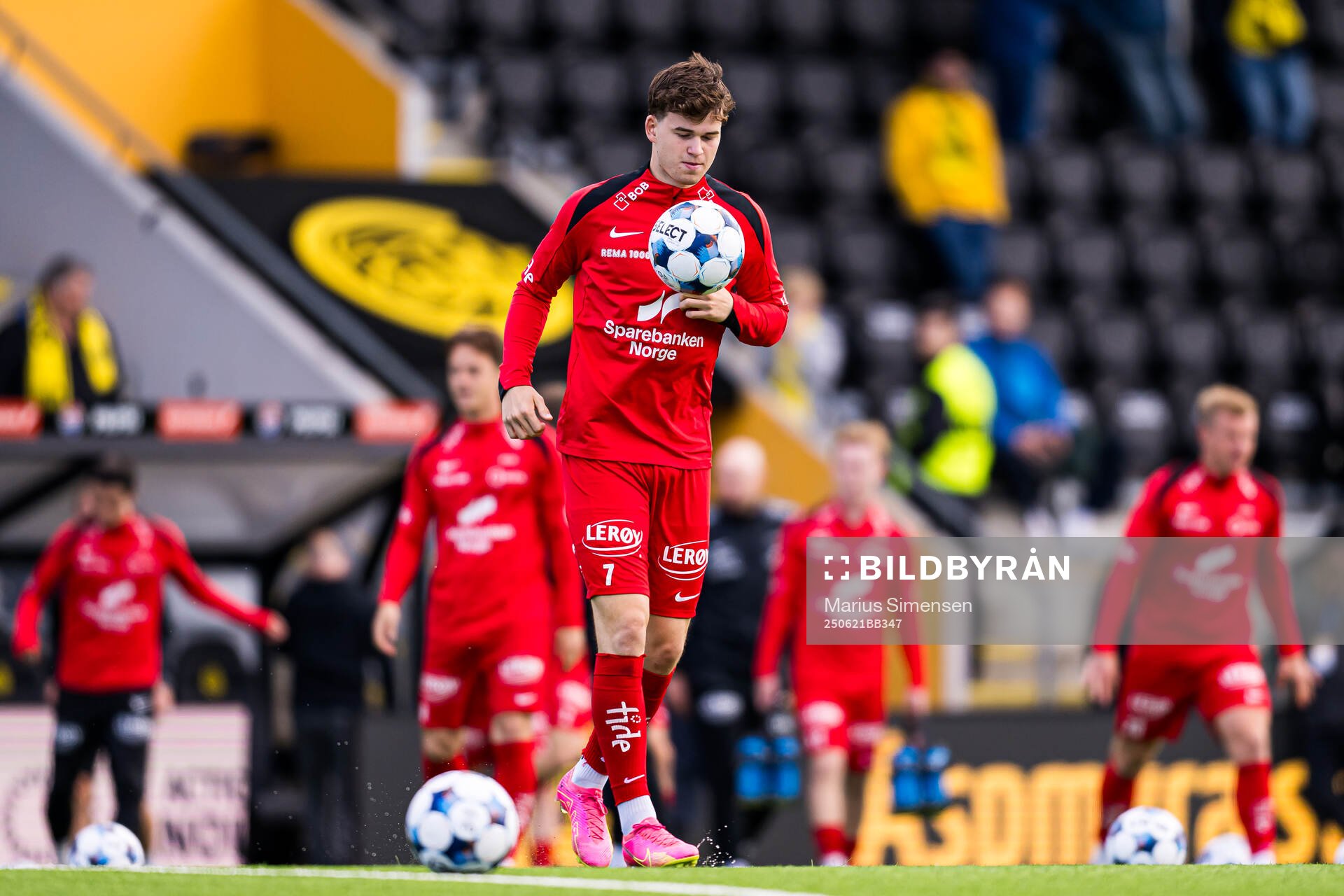 Mads Hansen of Brann warms up