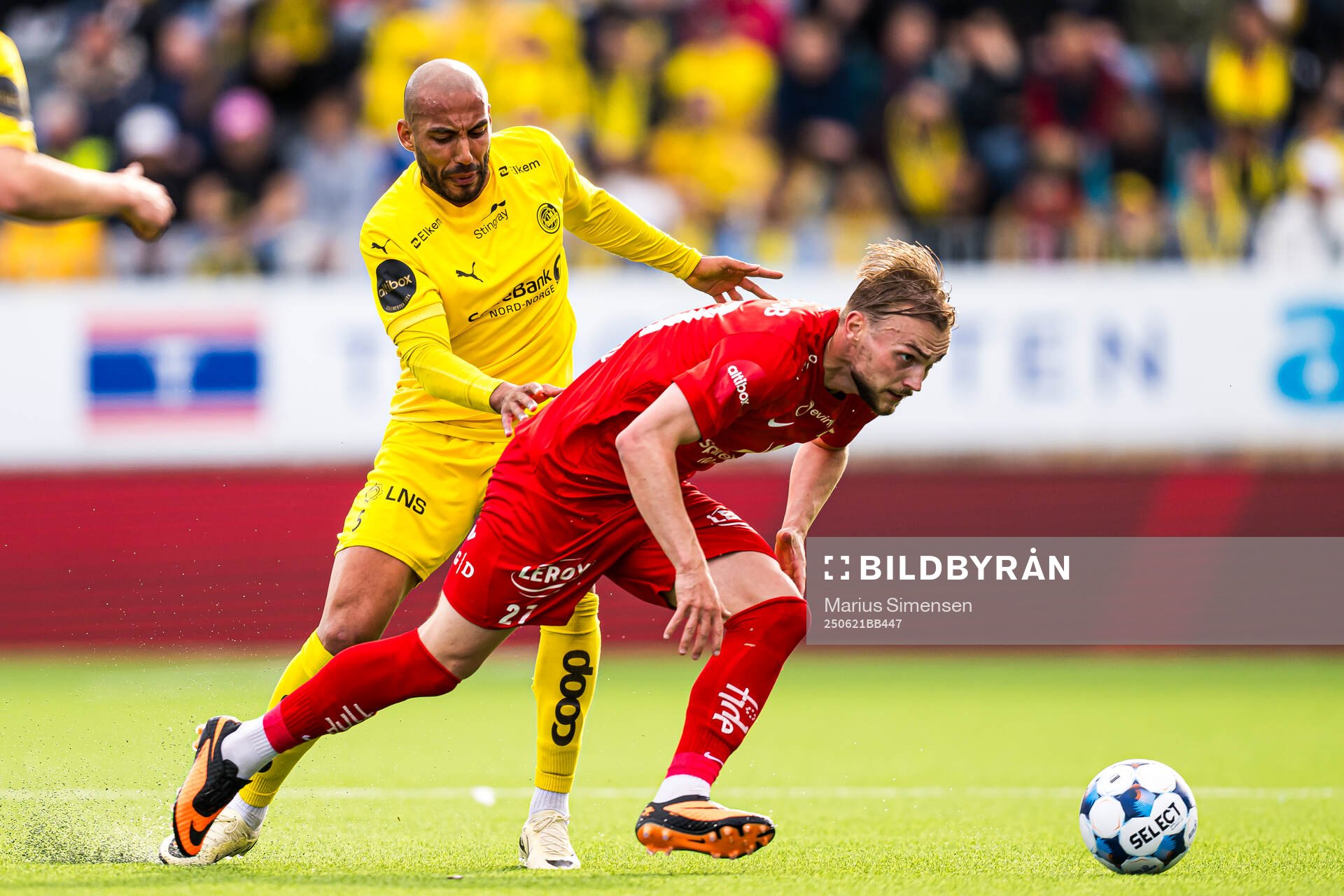 Haitam Aleesami of Bodø/Glimt and Mads Berg Sande of Brann