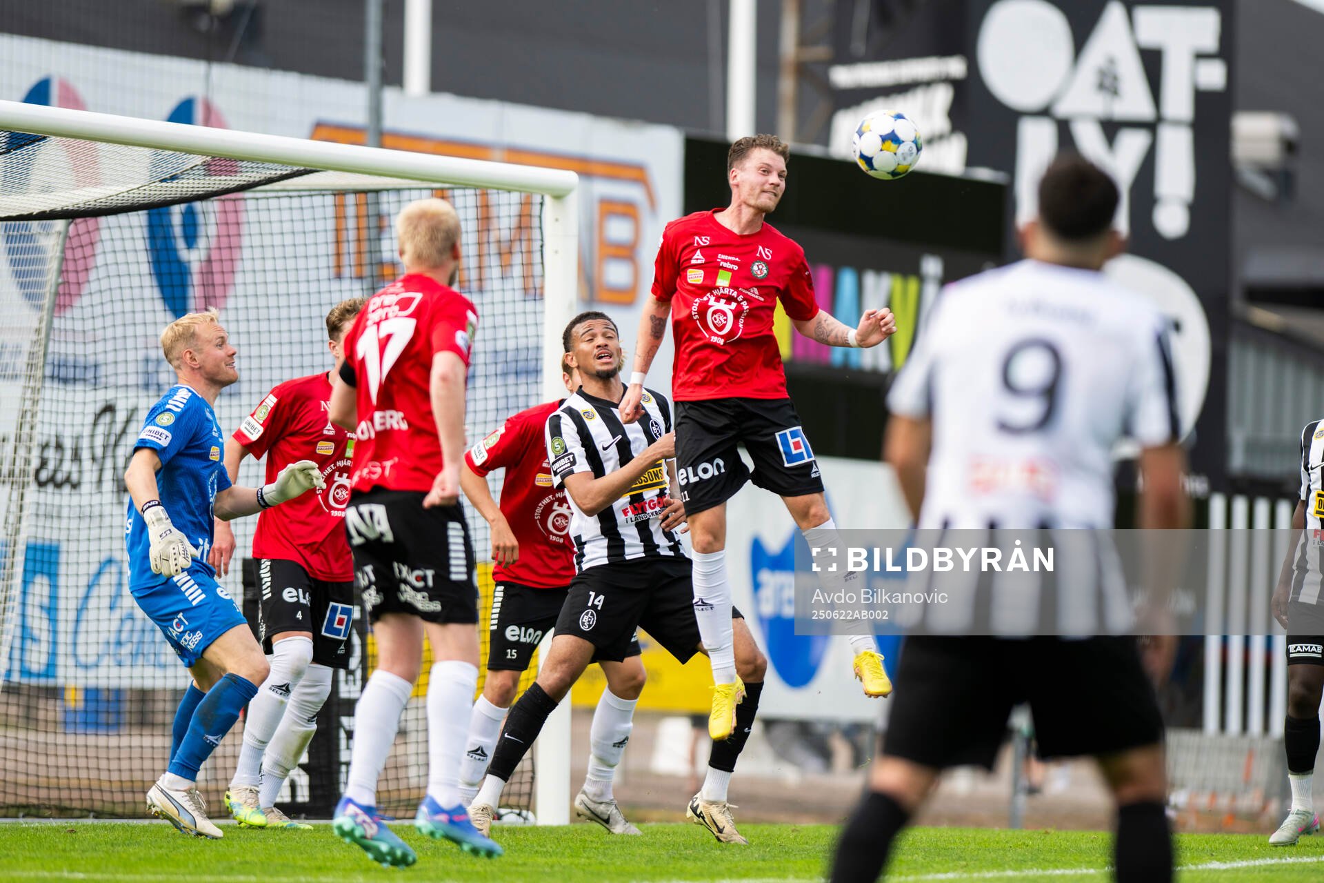Örebros Erik McCue nickar