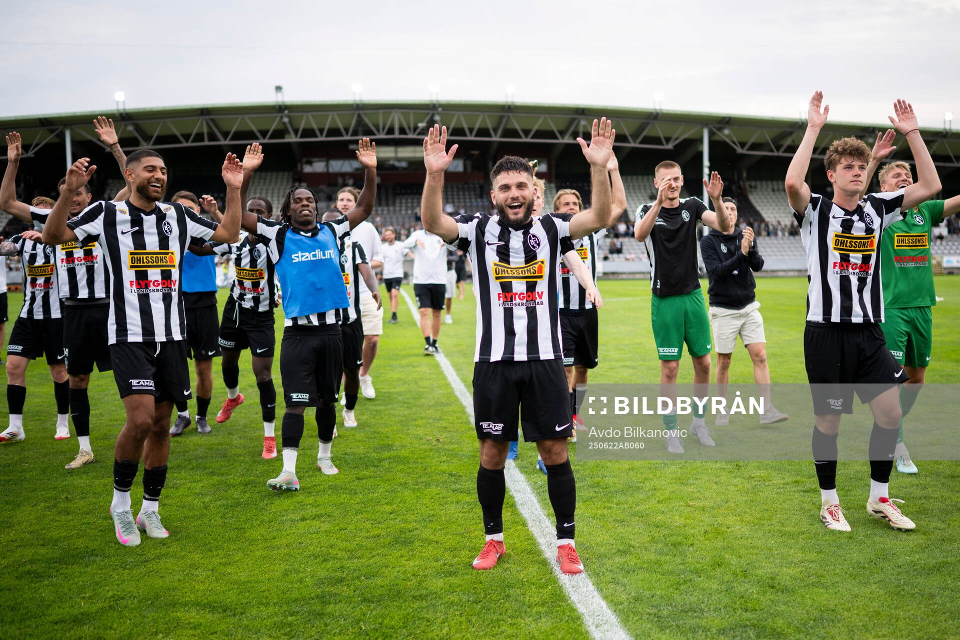Landskronas spelare jublar