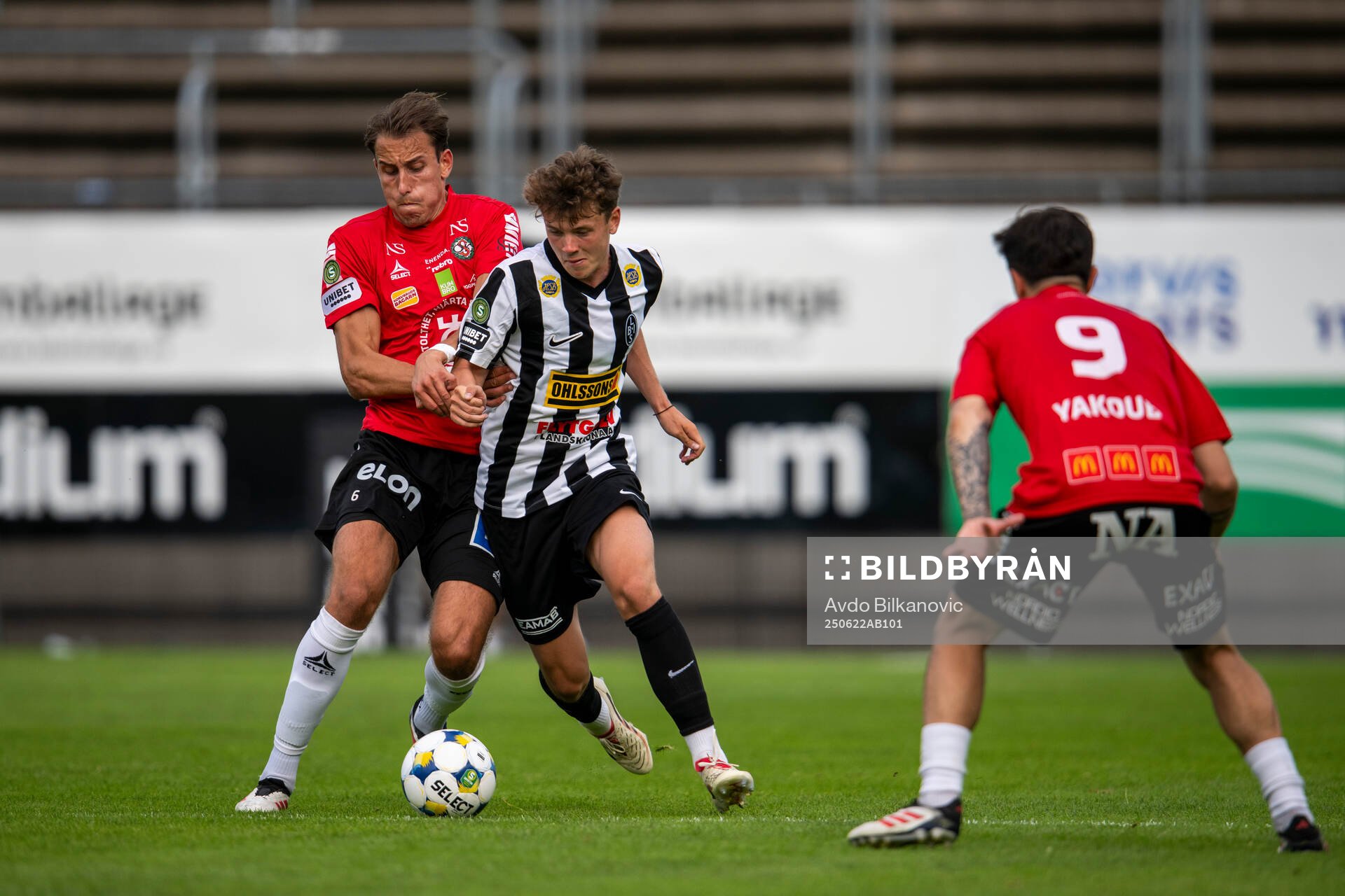 Landskronas Max Nilsson och Örebros Melvin Bajrovic