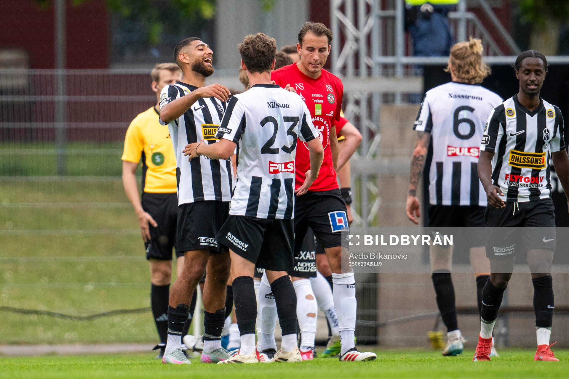 Landskronas Rassa Rahmani och Max Nilsson jublar medan