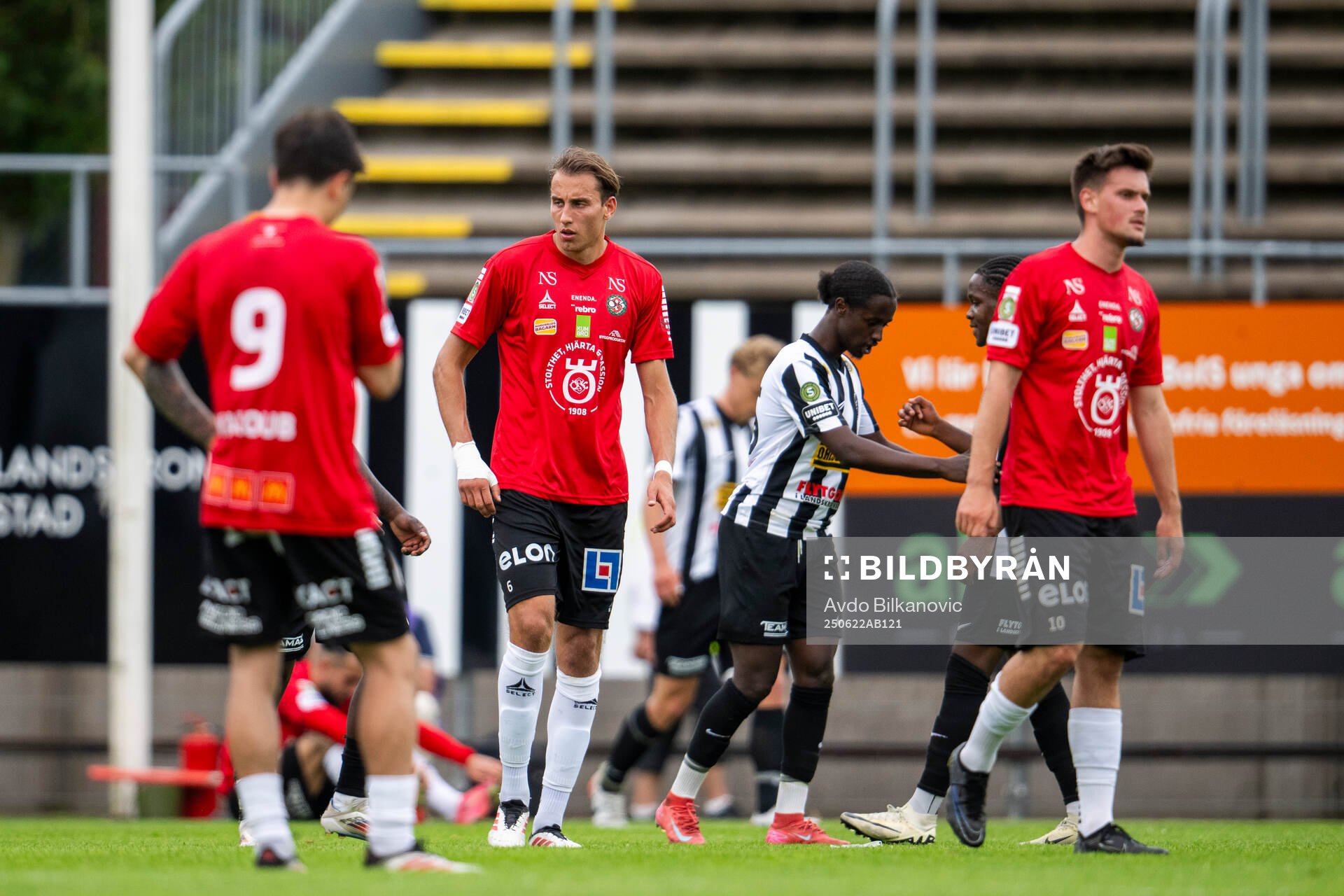 Örebros Melvin Bajrovic deppar