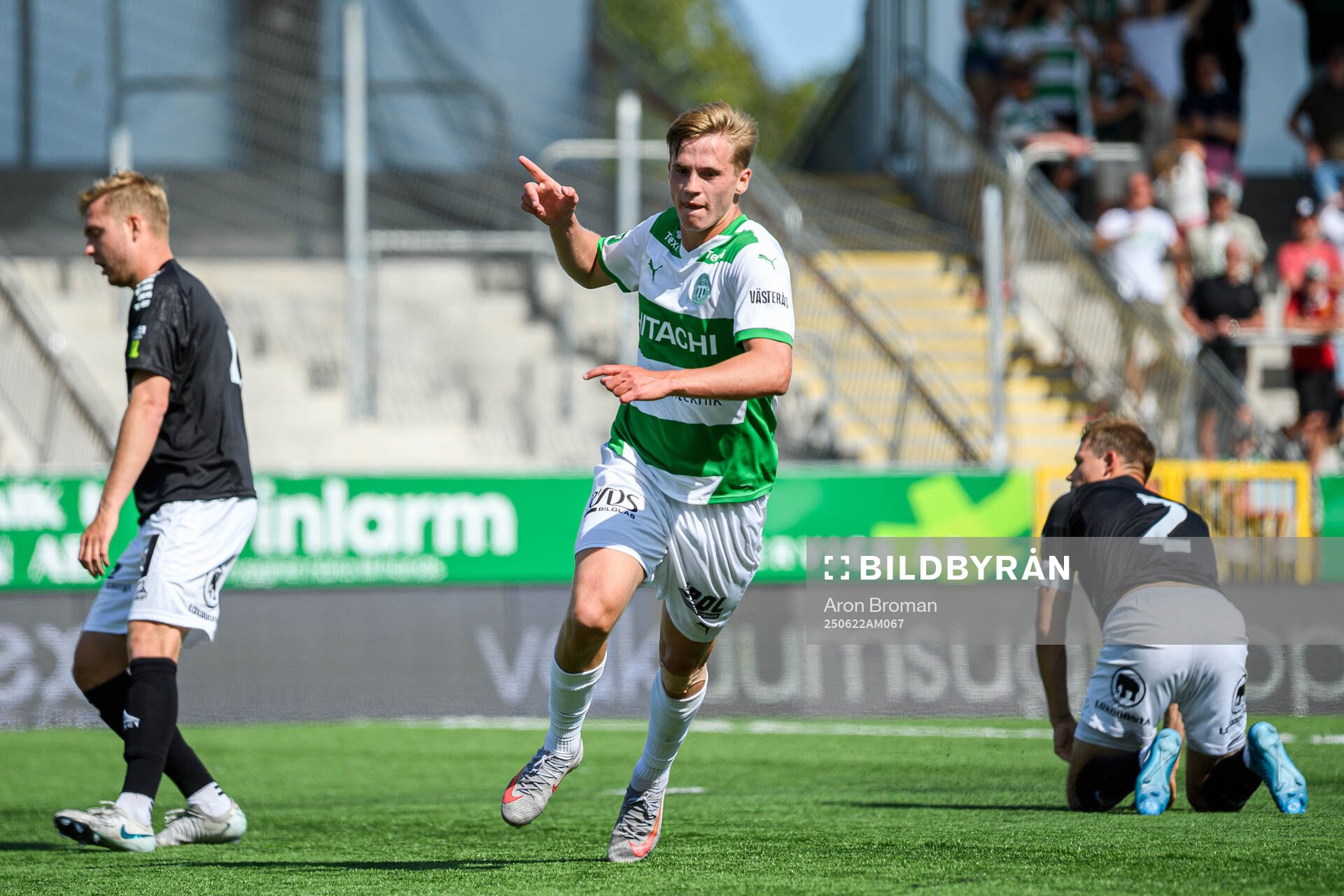 Västerås Jens Magnusson jublar