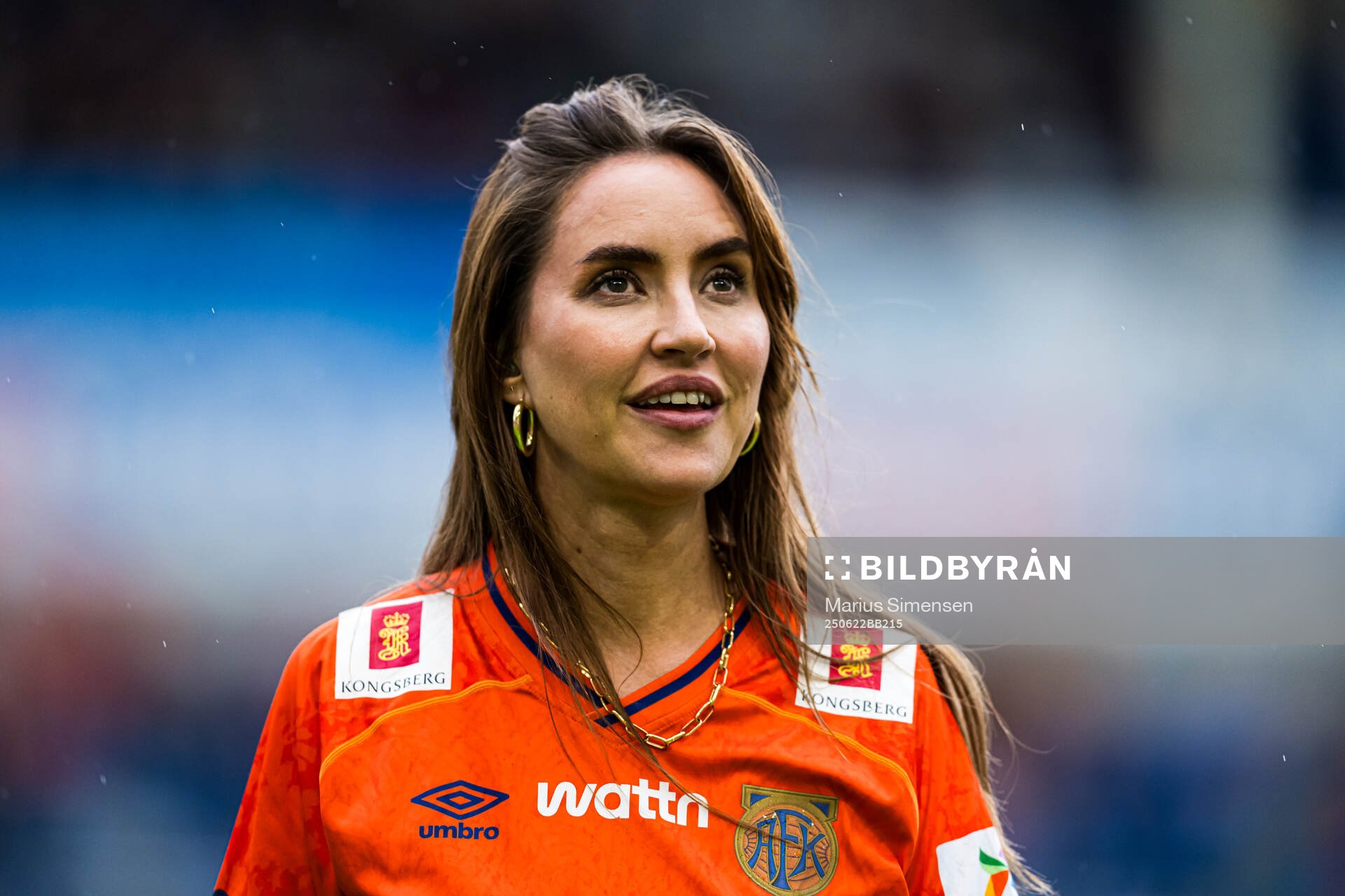 Highasakite performs at half-time