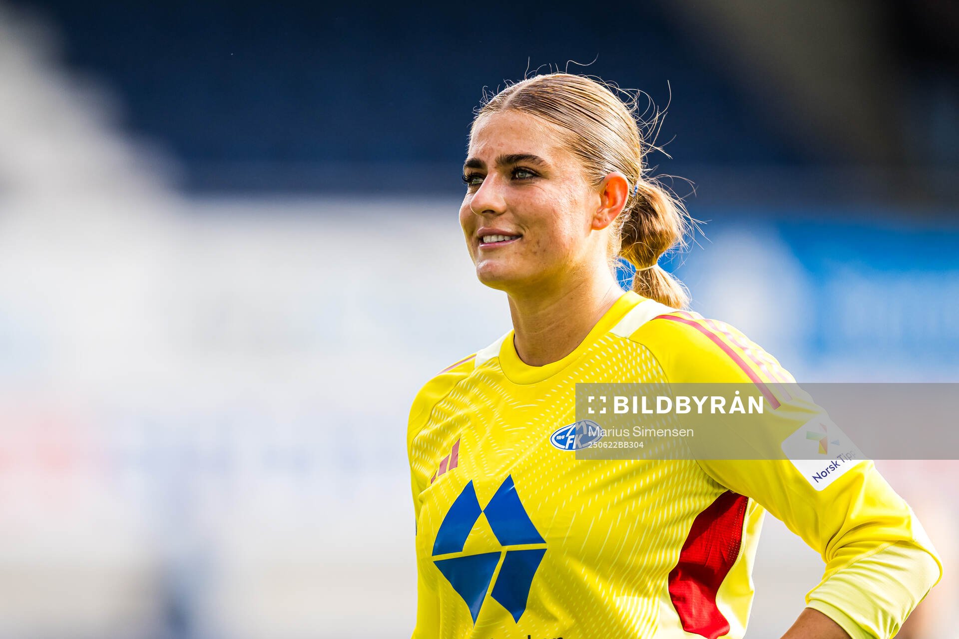Goalkeeper Kenna Marie Caldwell of Molde