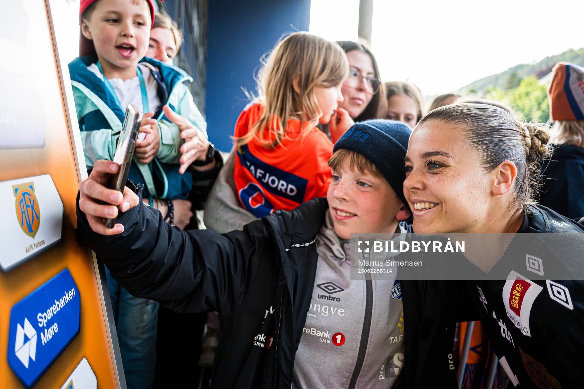 Goalkeeper Idun-Kristine Jørgensen of AaFK Fortuna taking