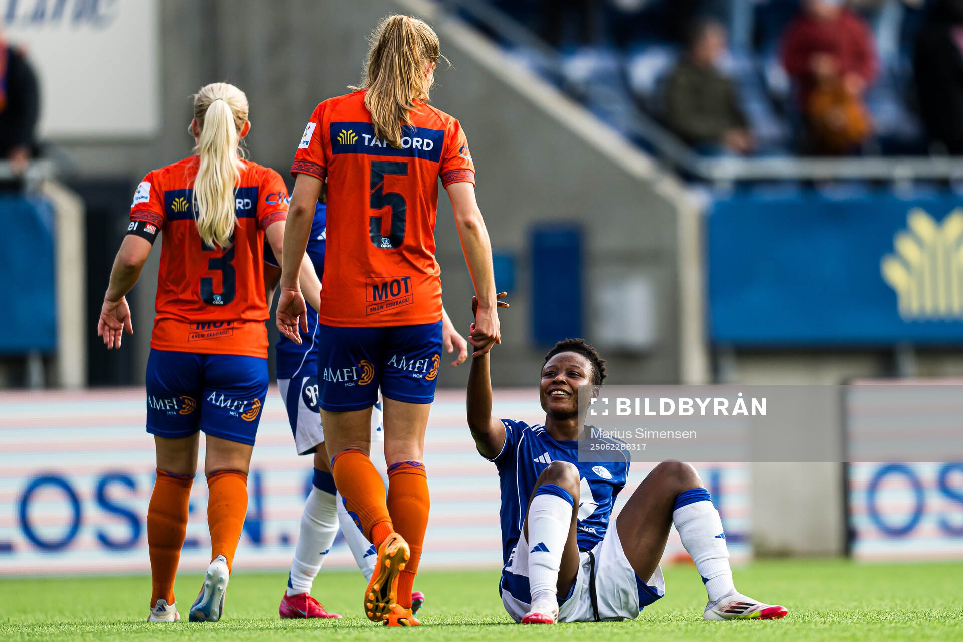 Sofie Emilie Riis of AaFK Fortuna and Evelyn Badu of Molde
