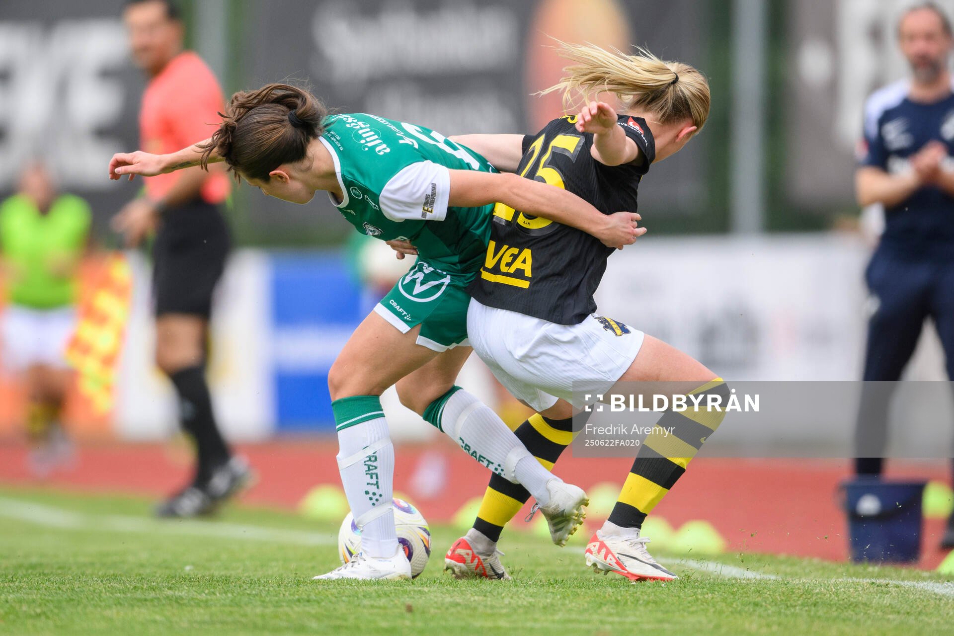 Alingsås Johanna Barth och AIKs Olivia Lindstedt