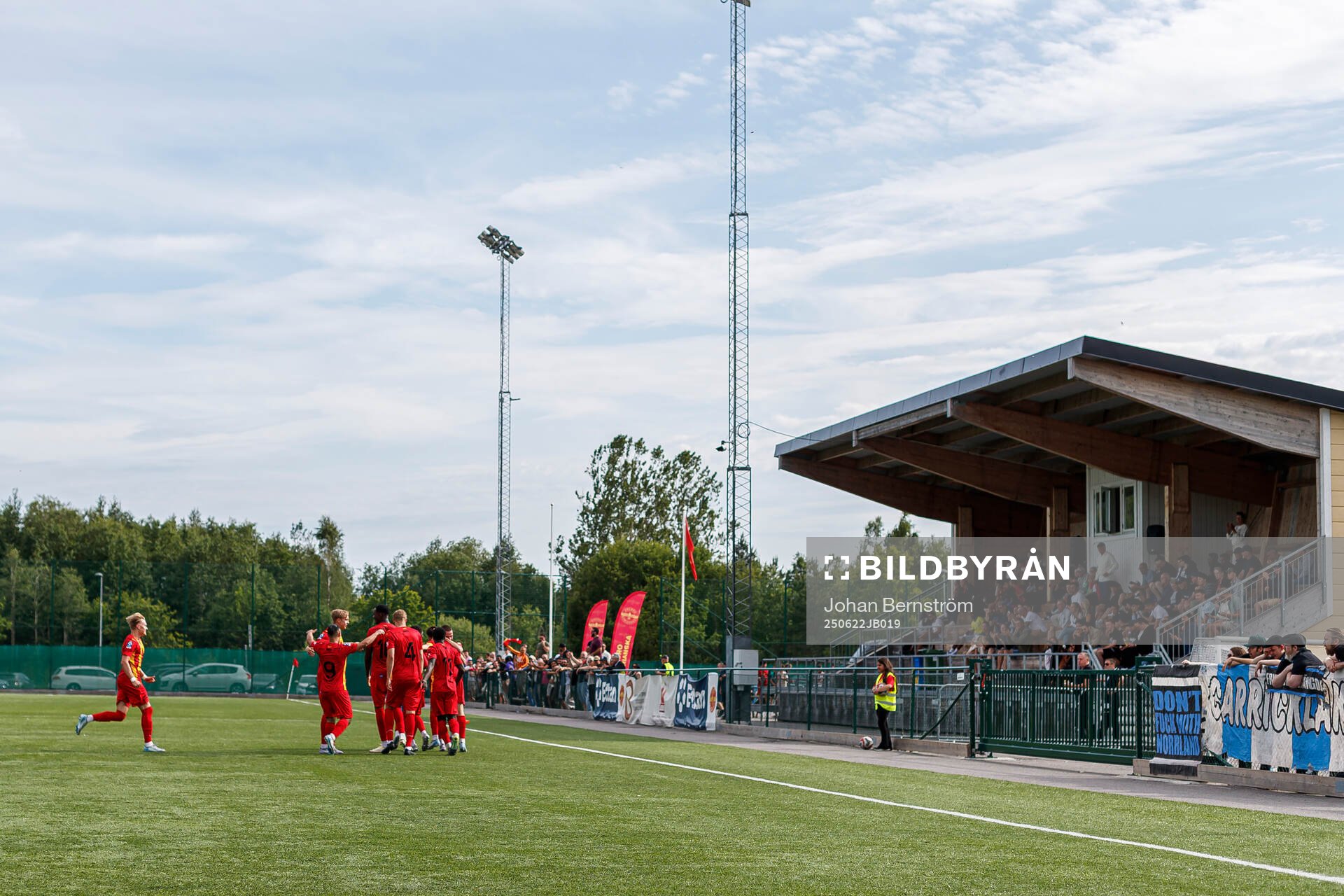 Örebro Syrianskas Oscar Windahl jublar