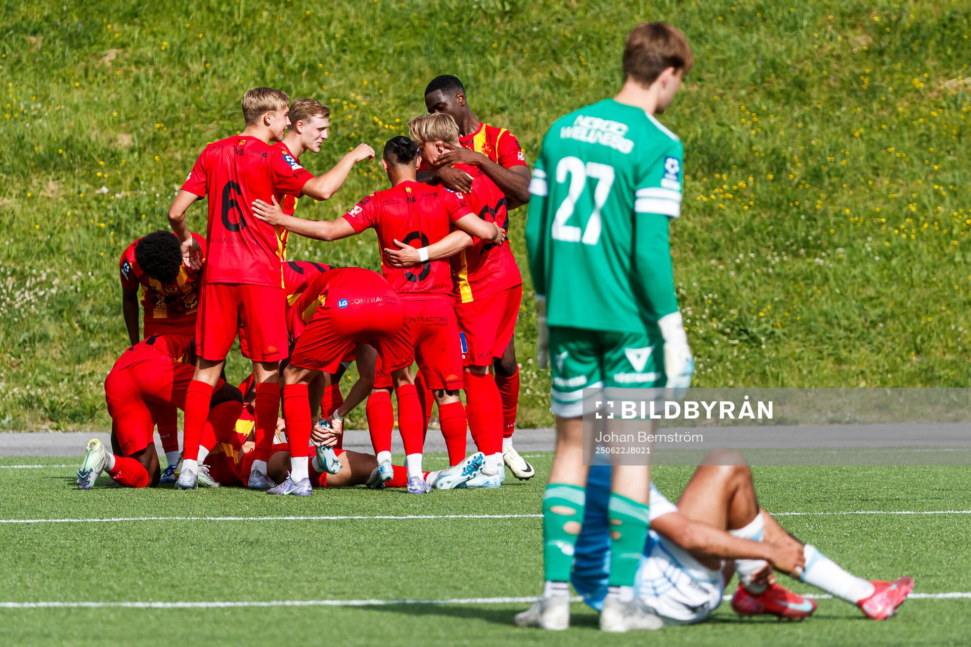 Örebro Syrianskas Amer Jusic jublar