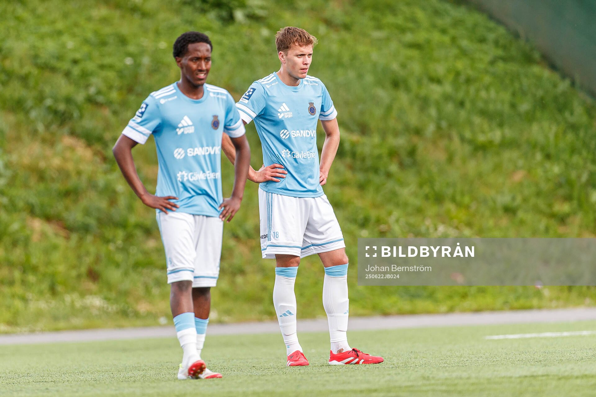 Gefles Yonis Shino och Eddie Hiekkanen deppar