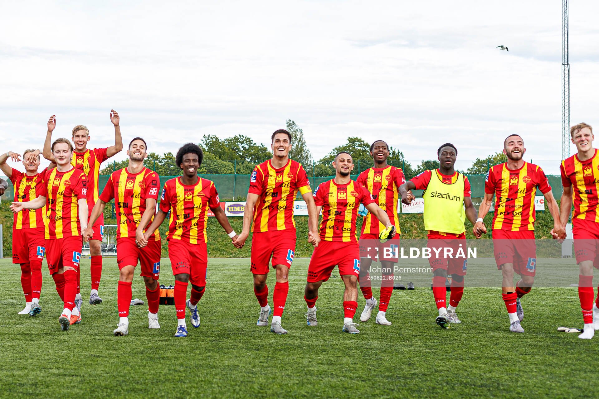 Örebro Syrianskas spelare jublar