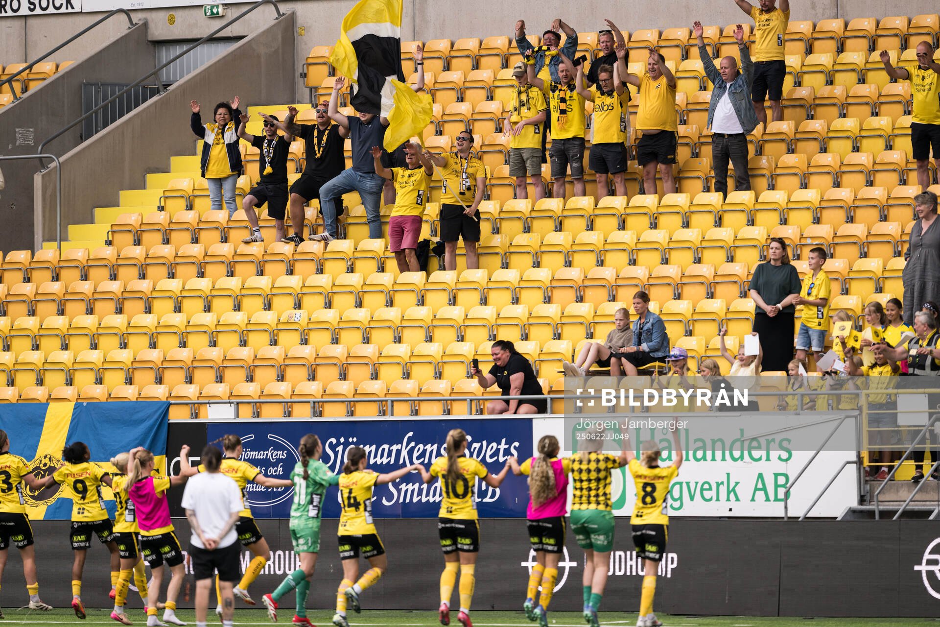 Elfsborgs spelare tackar supportrarna