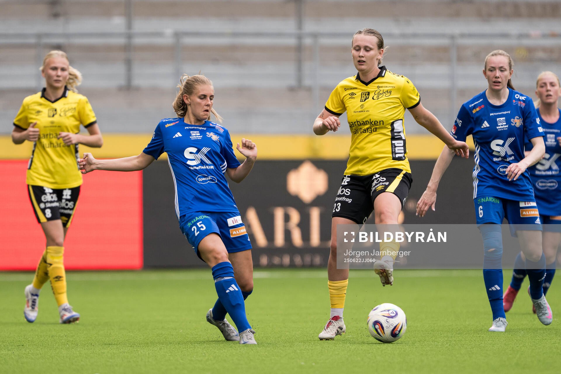 Sunnanås Sofia Lindmark och Elfsborgs Ellen Nilsson